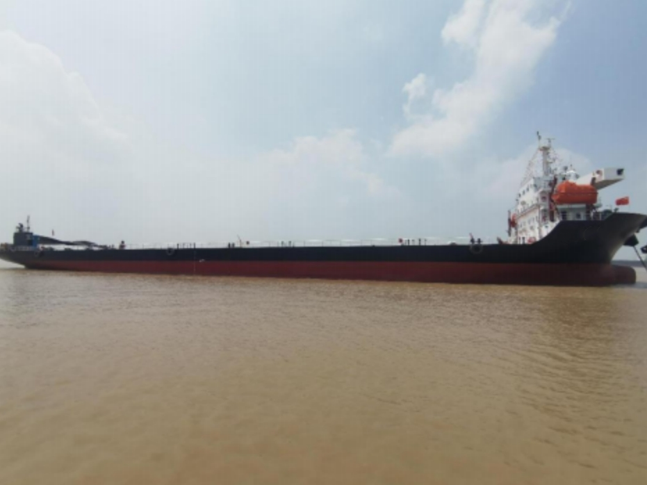 出售8000吨甲板货驳