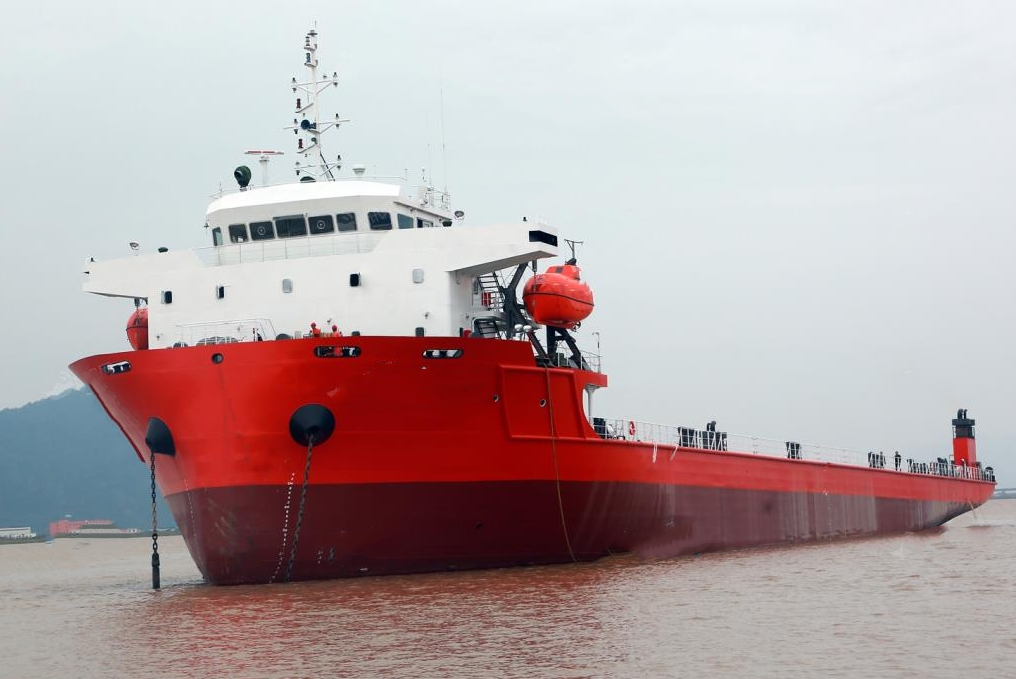 出售8400吨甲板货驳