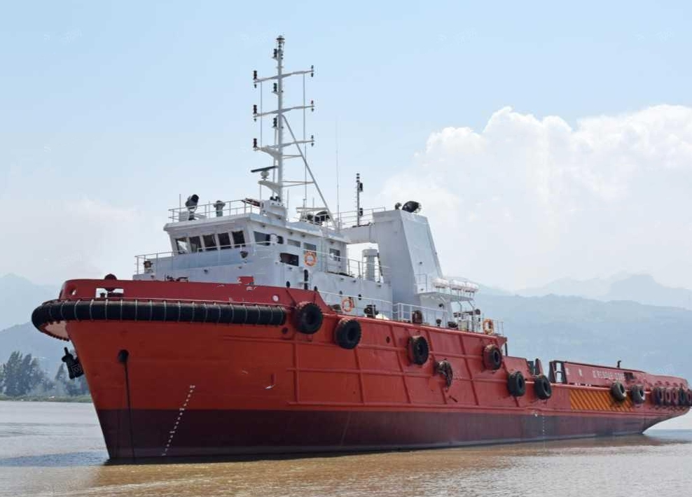 出售8100 马力三用拖轮