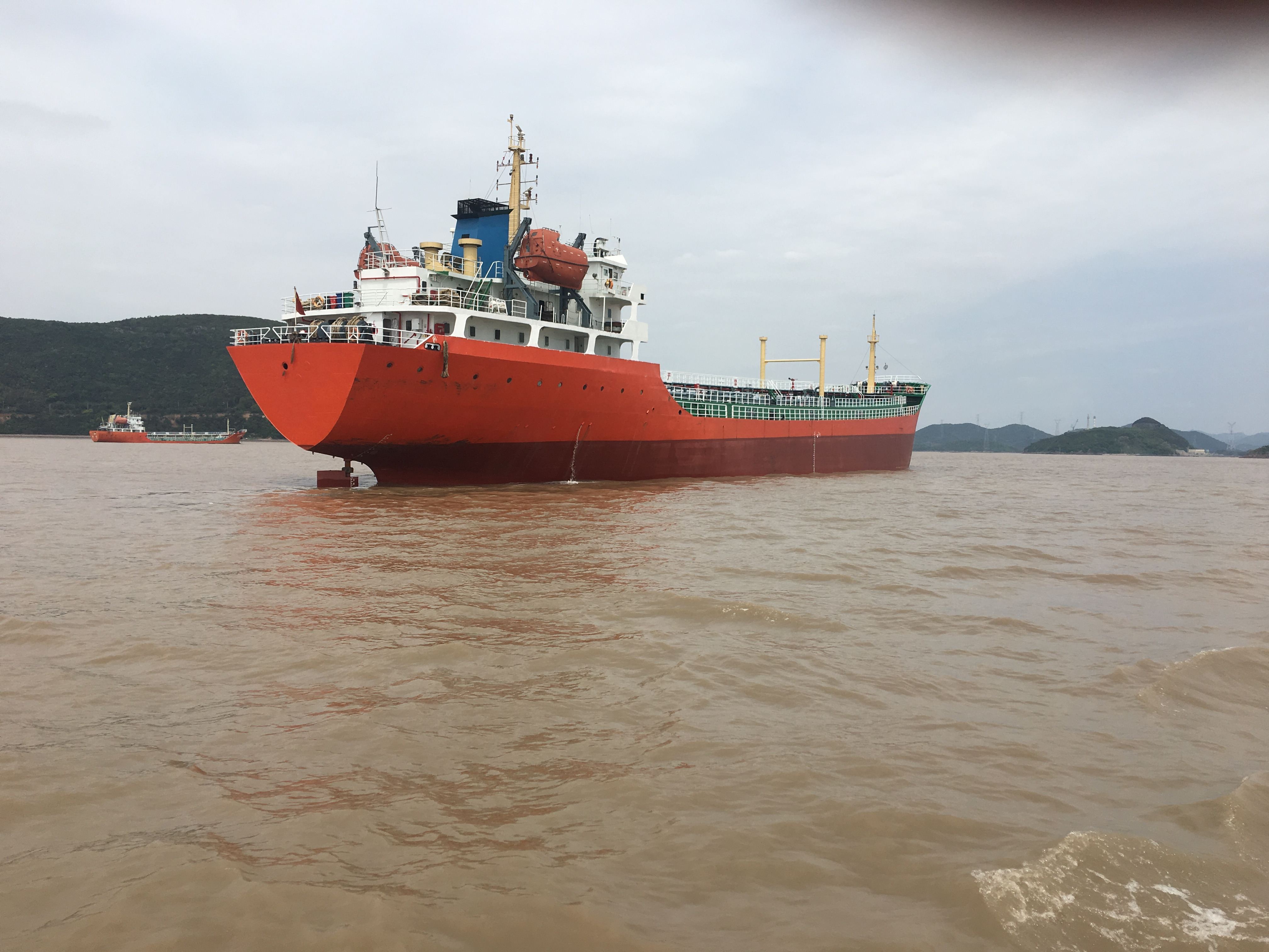 出售7099吨成品油船