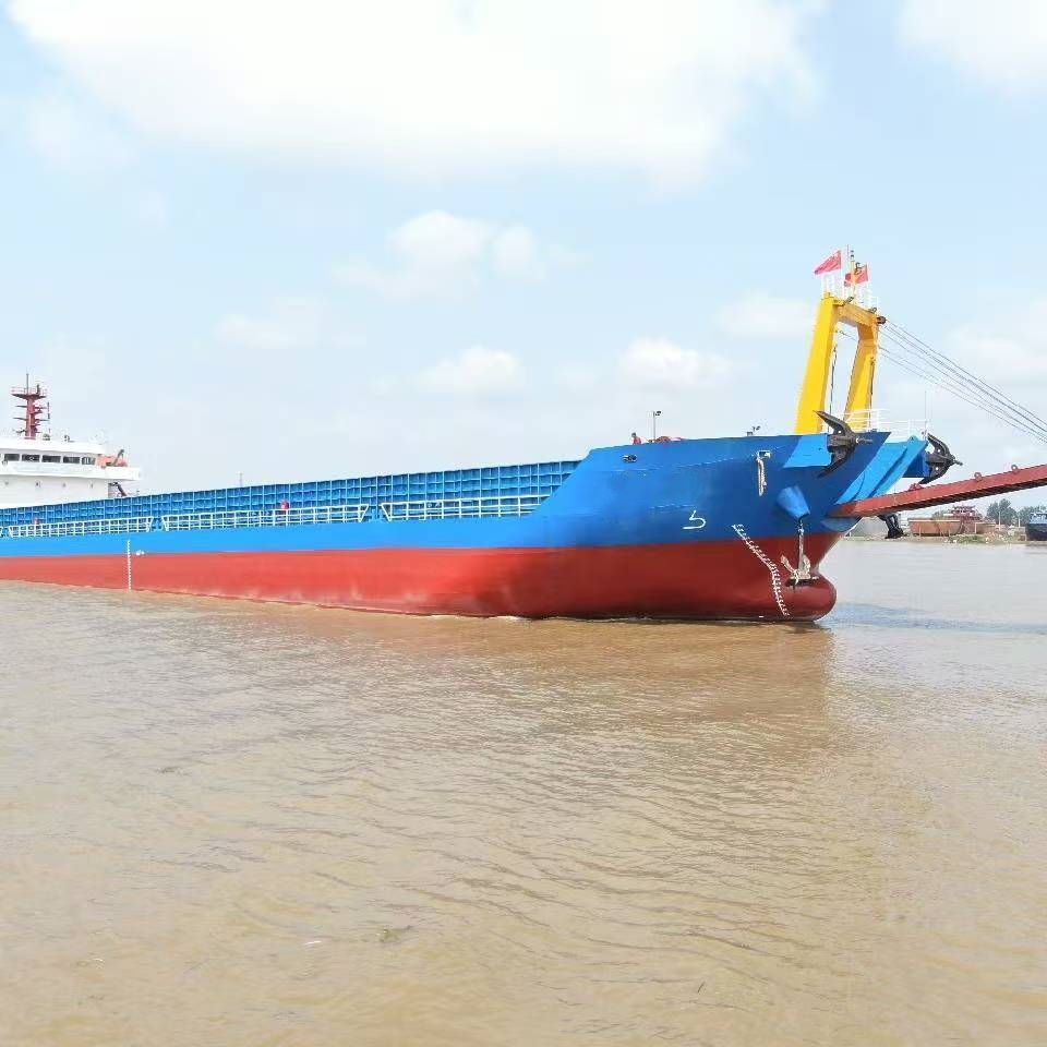 出售5060吨甲板货驳