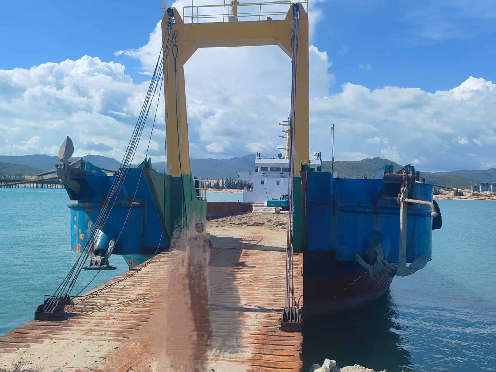 出售2131吨甲板货驳