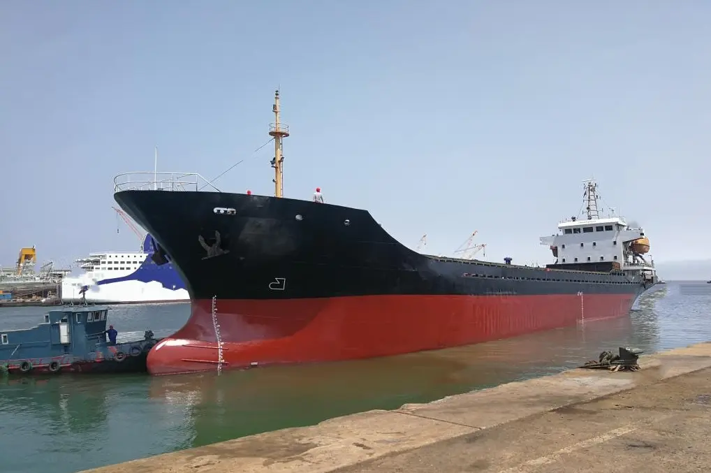 出售5630吨散货船