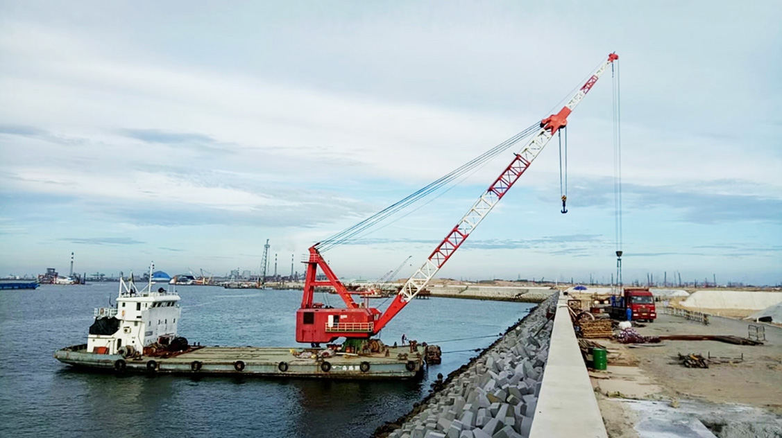 100 T Fully Revolving Floating Crane For Sale