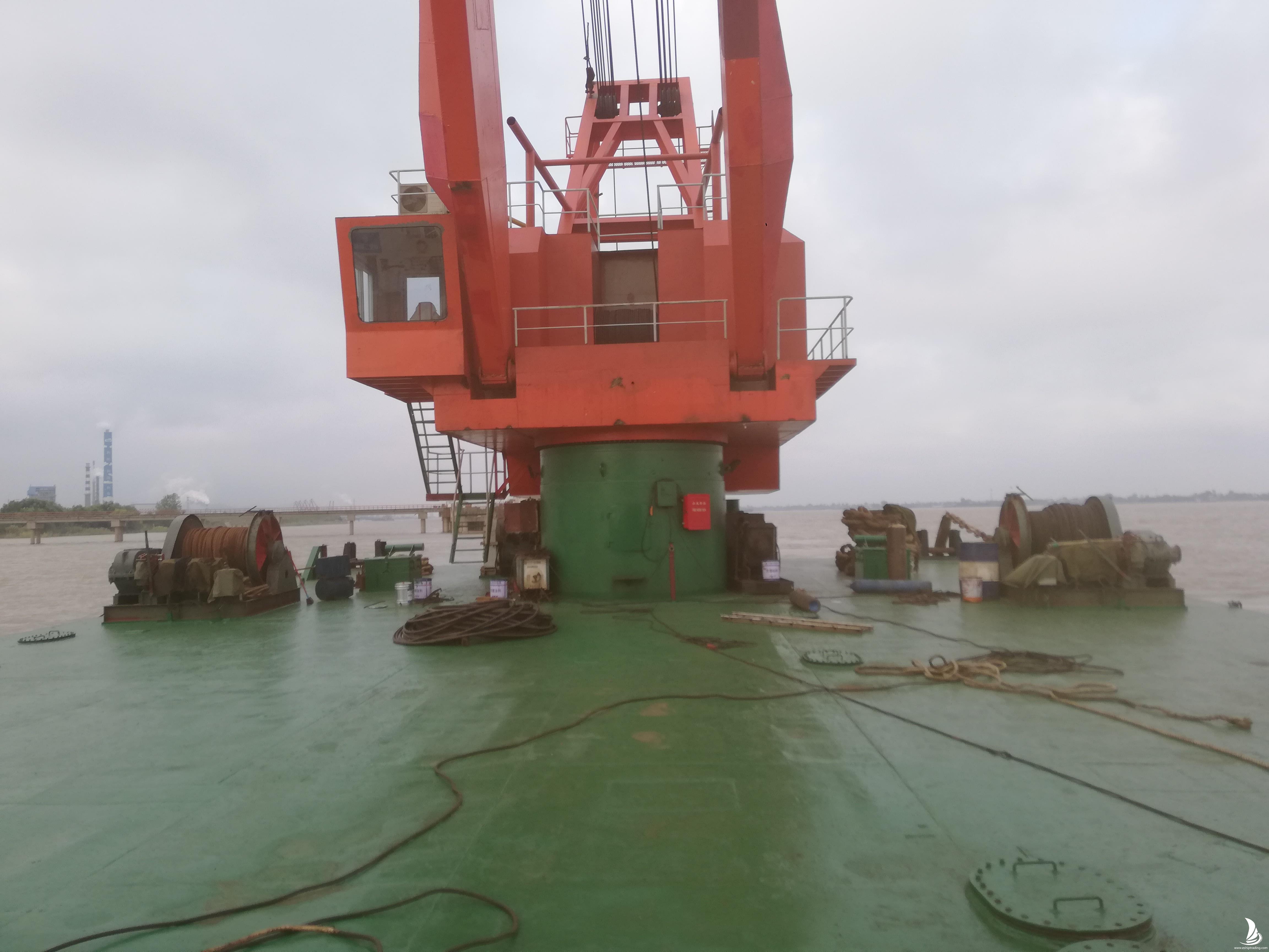 150 T Fully Revolving Floating Crane For Sale