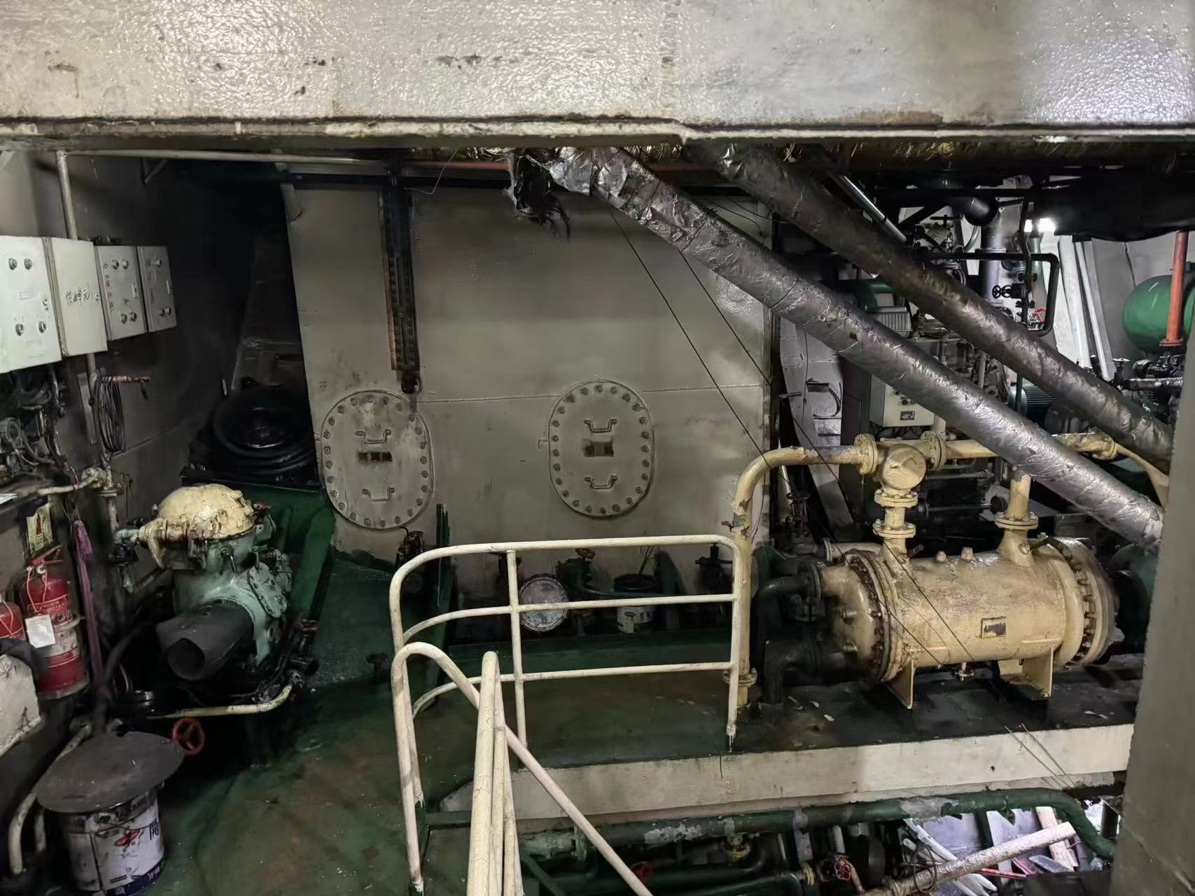 出售3388吨成品油船