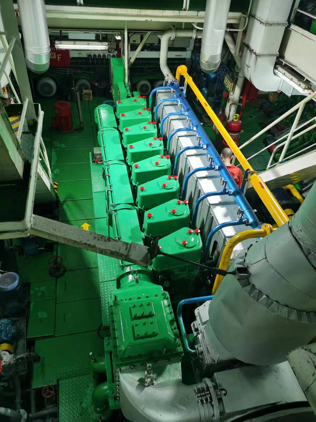 出售7500吨成品油船