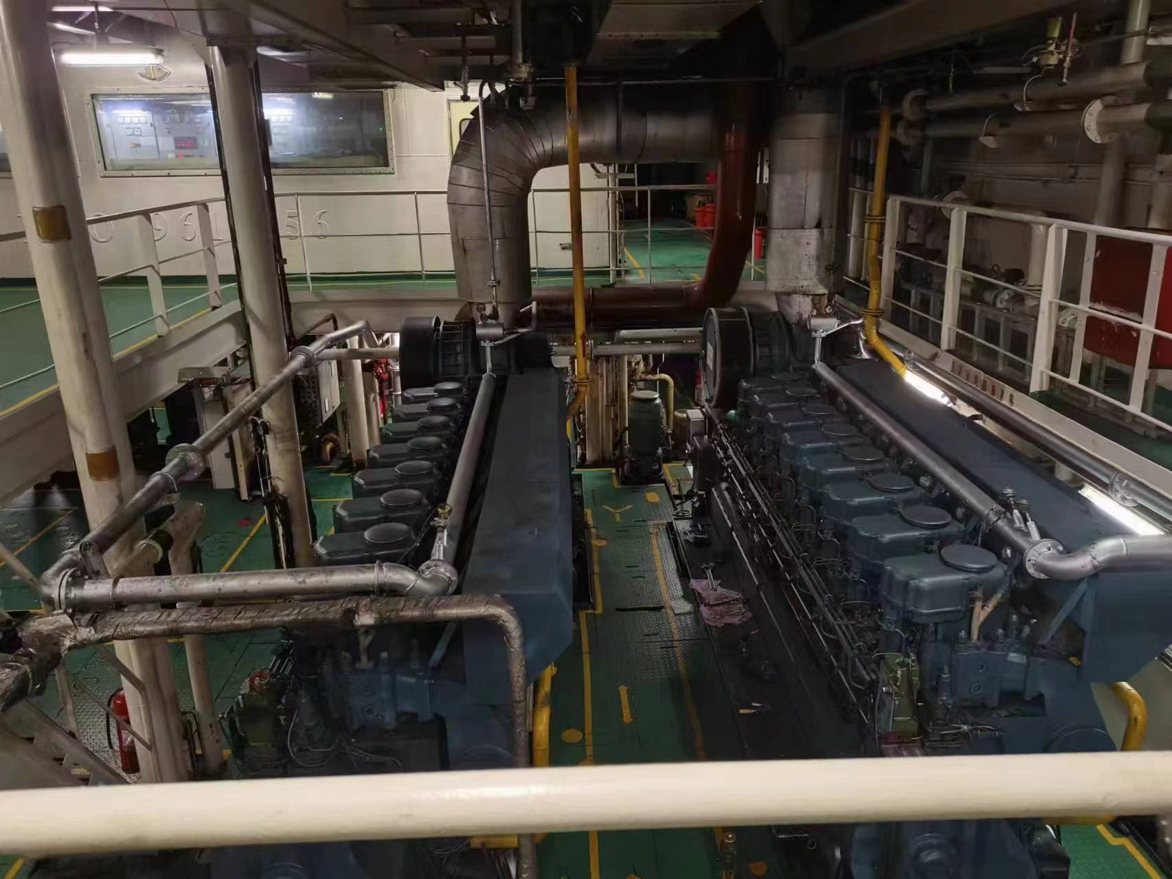 出售12000 马力三用拖轮