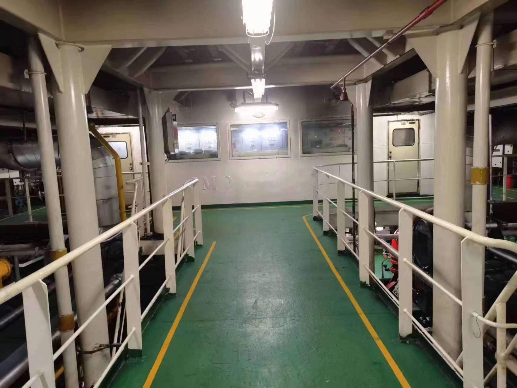 出售12000 马力三用拖轮