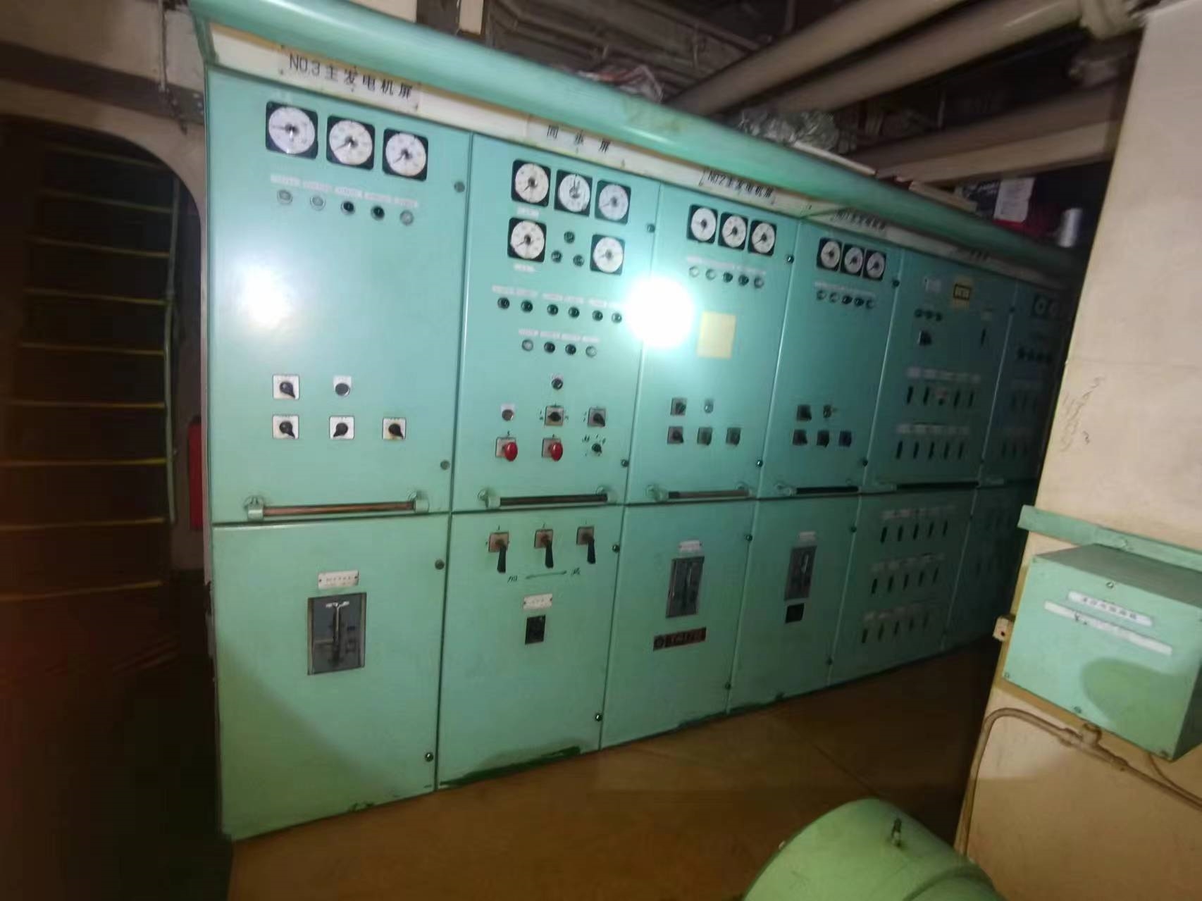 出售8100 马力三用拖轮