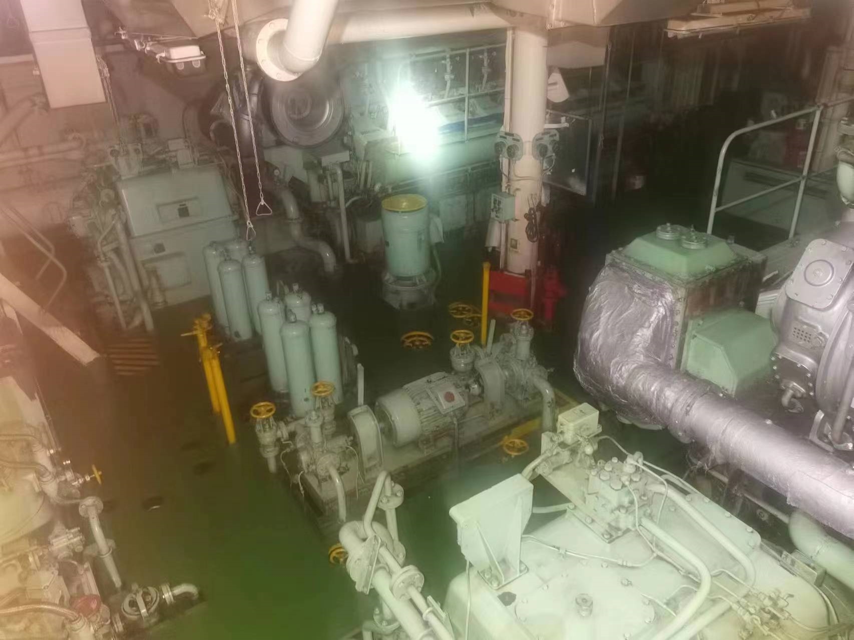 出售8100 马力三用拖轮