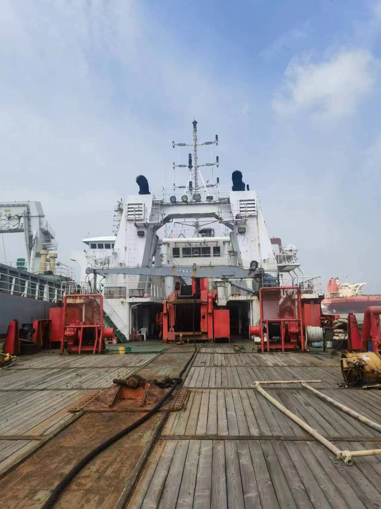 出售8100 马力三用拖轮