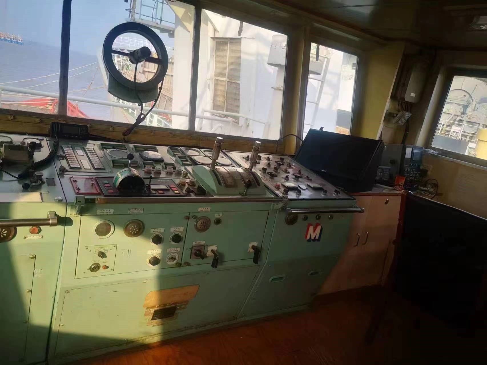 出售8100 马力三用拖轮