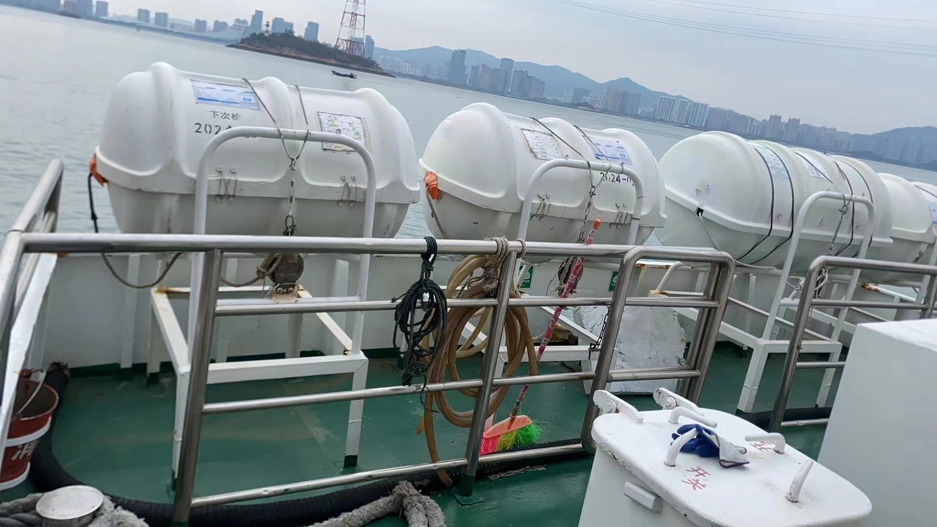 出售73人普通客船