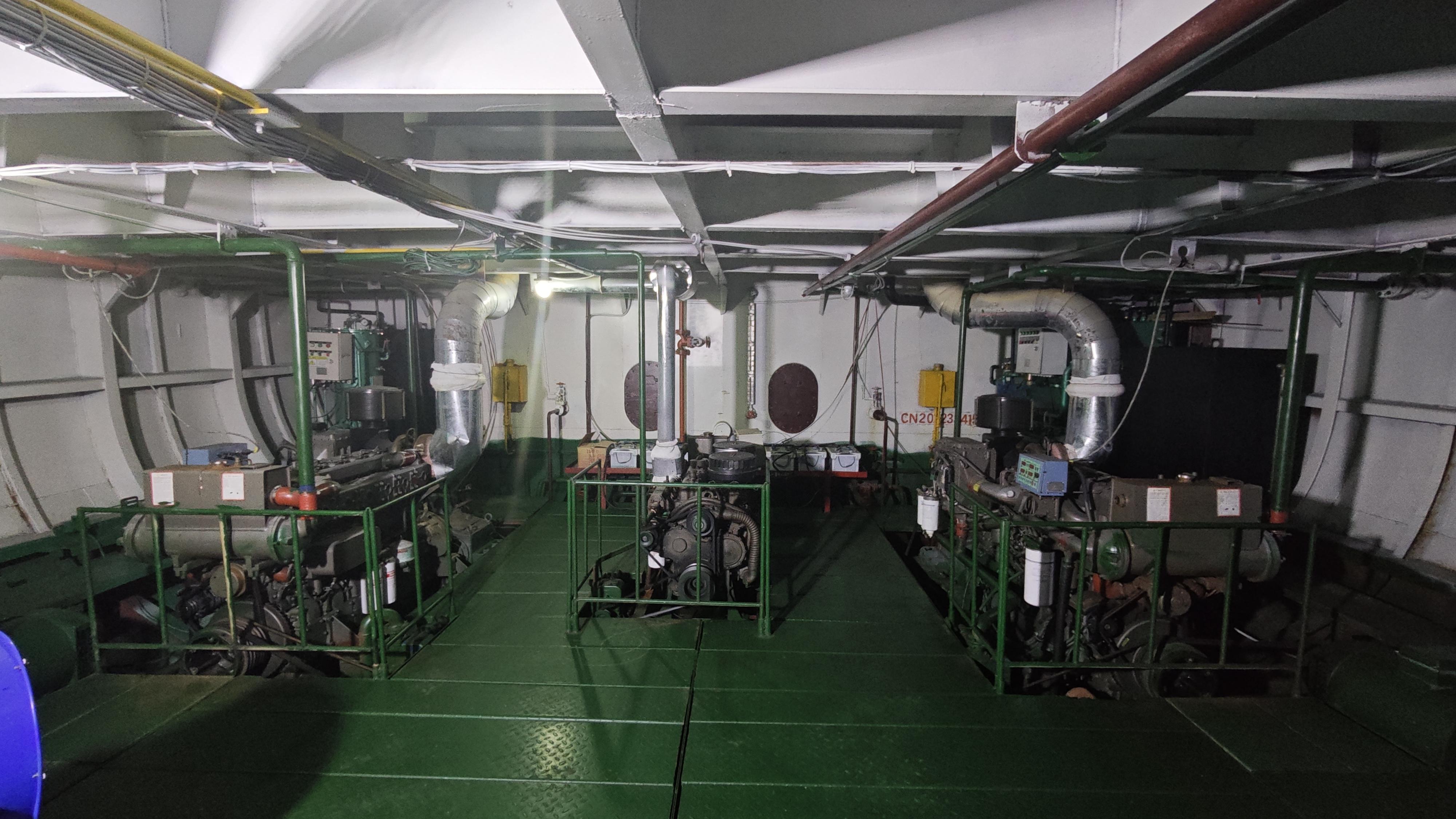 出售42.8米交通船