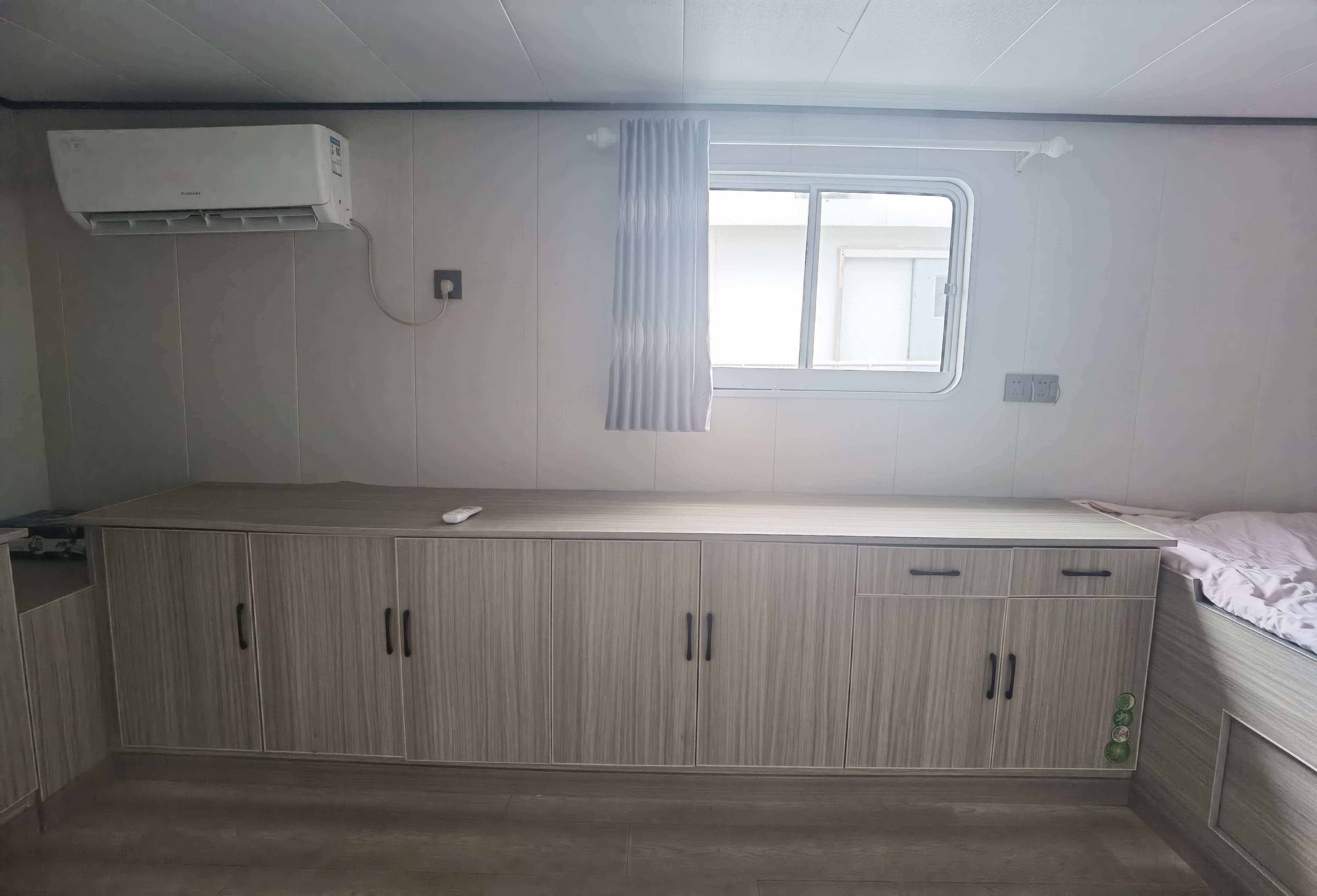 出售42.8米交通船