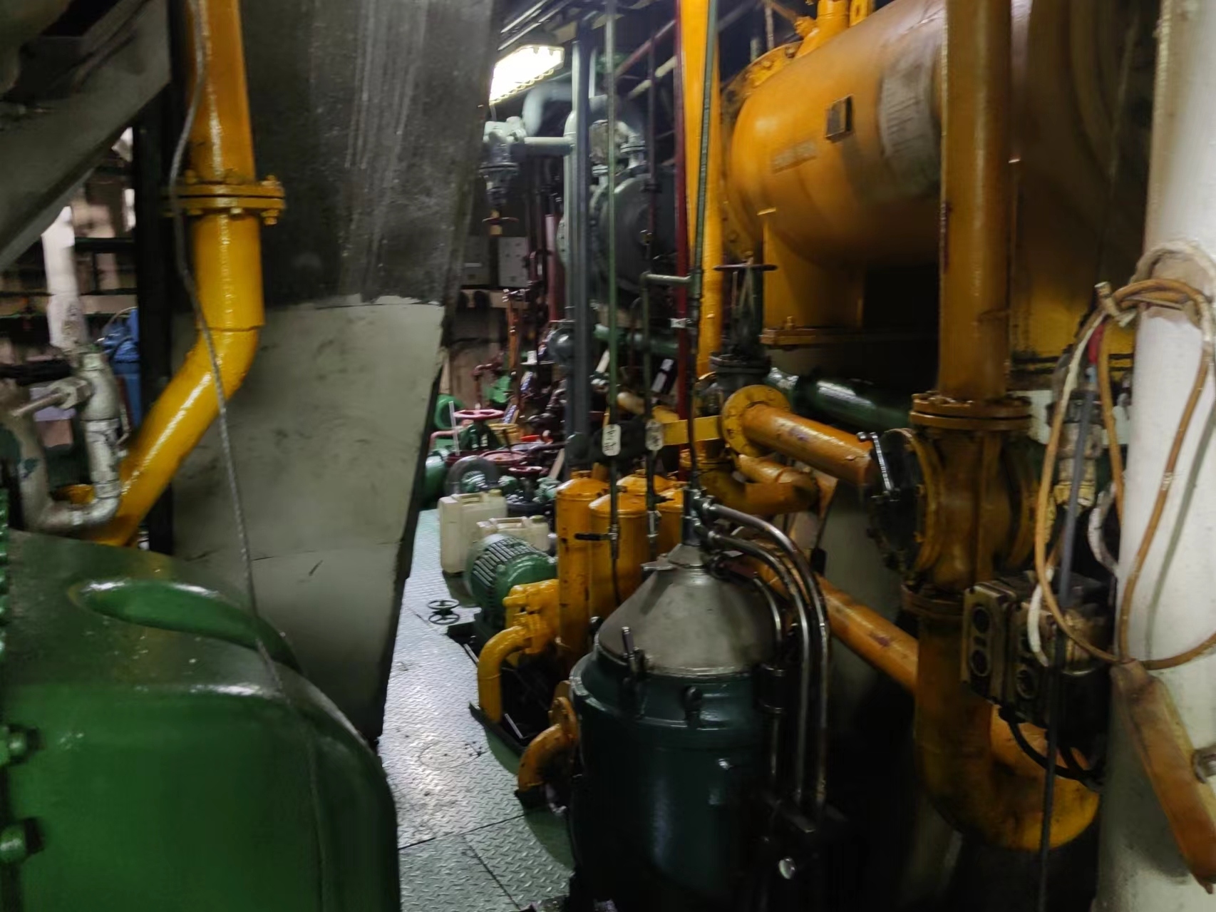 出售7099吨成品油船