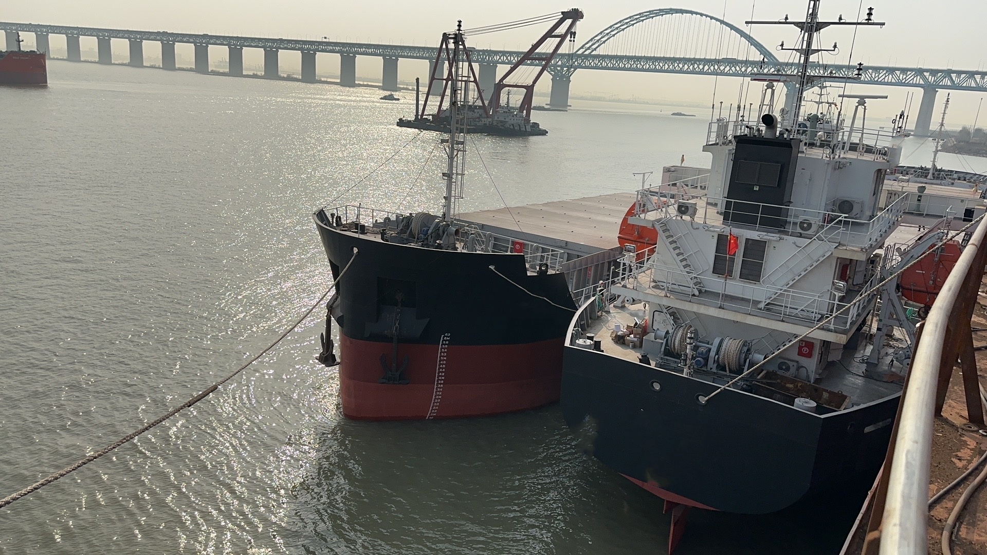 出售5300吨散货船