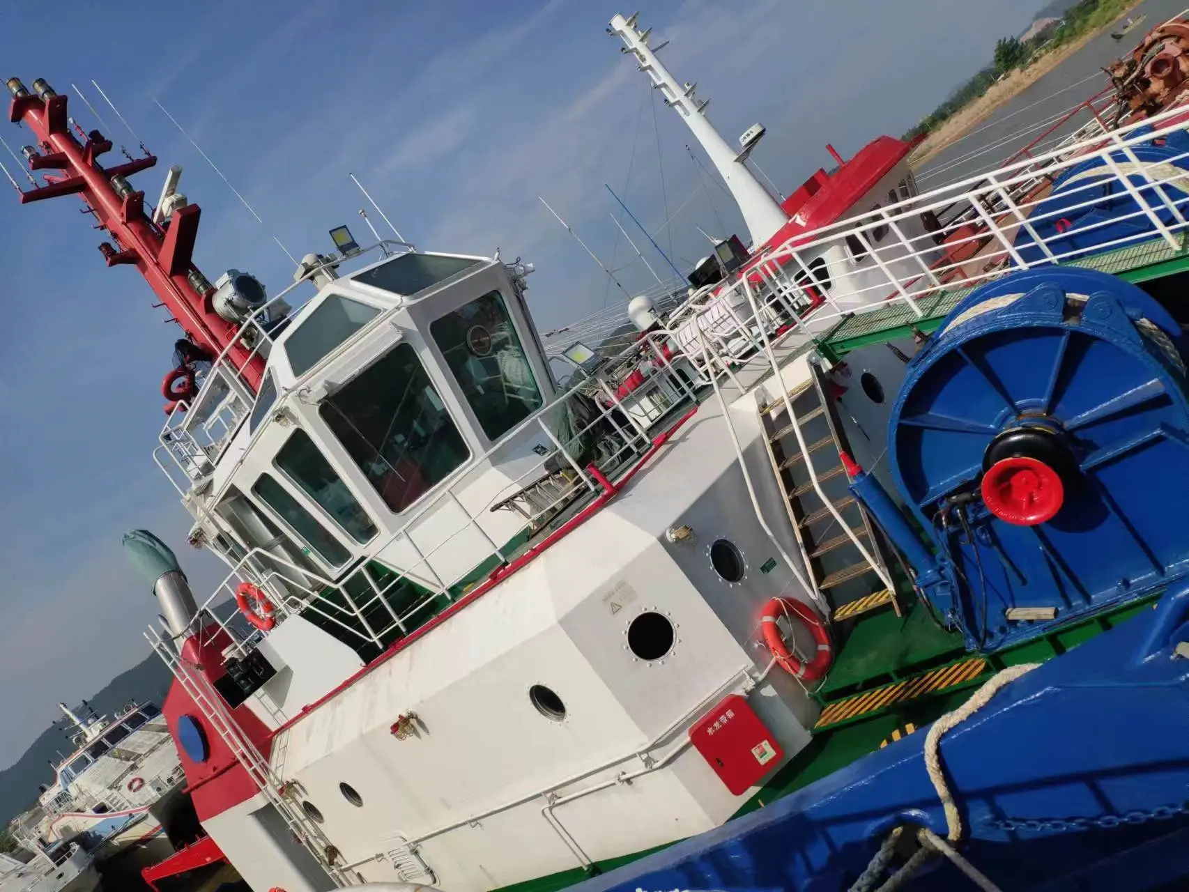 出售5000 马力港作拖轮