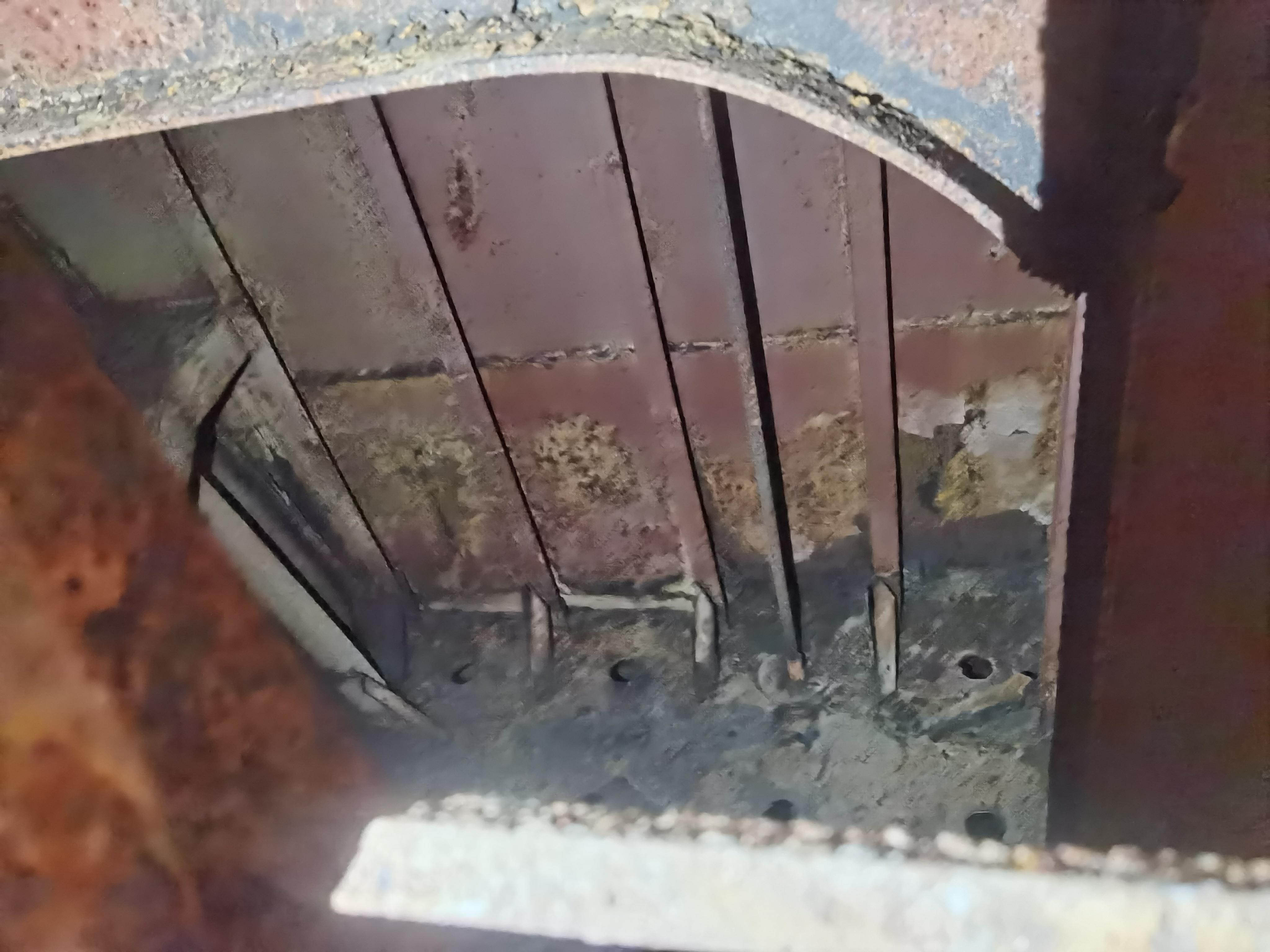 出售2440吨成品油船