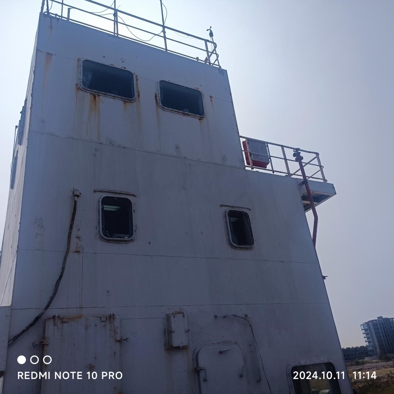 出售330尺无动力驳船