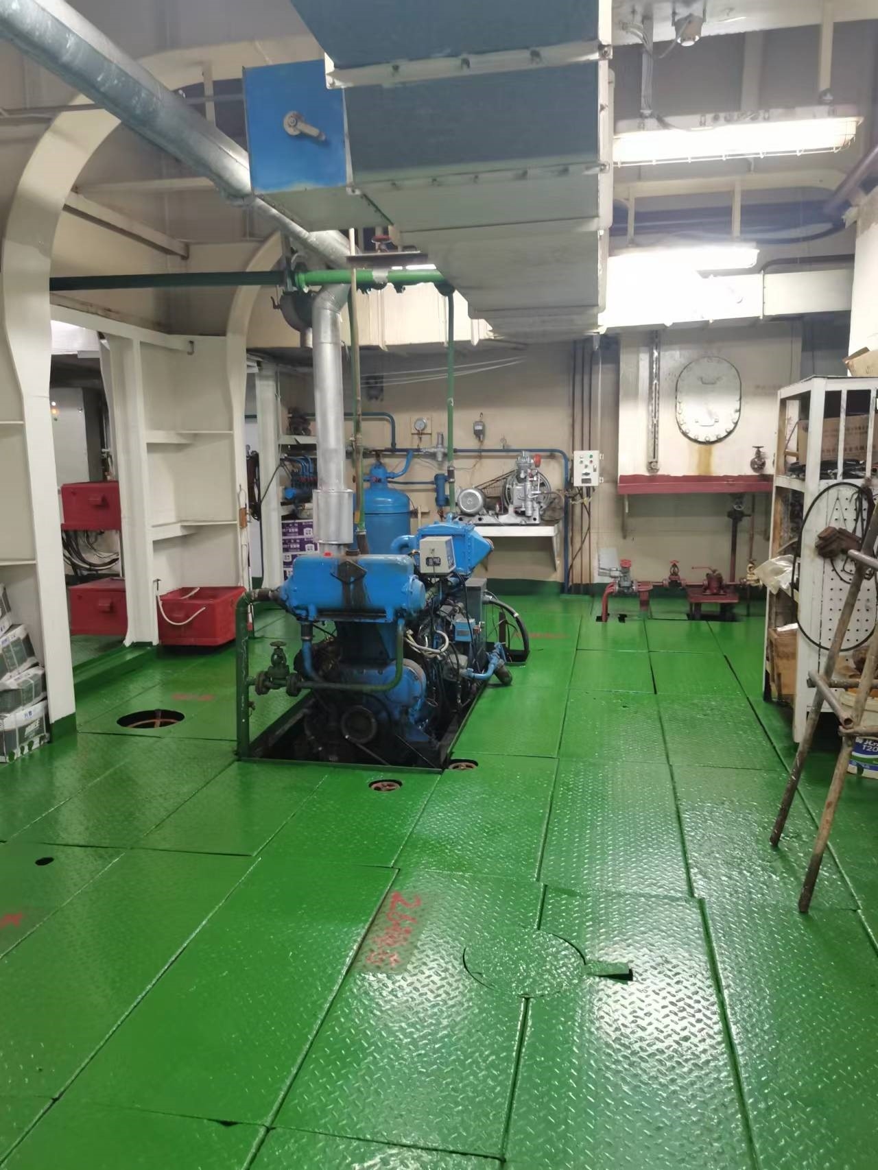 出售330尺无动力驳船