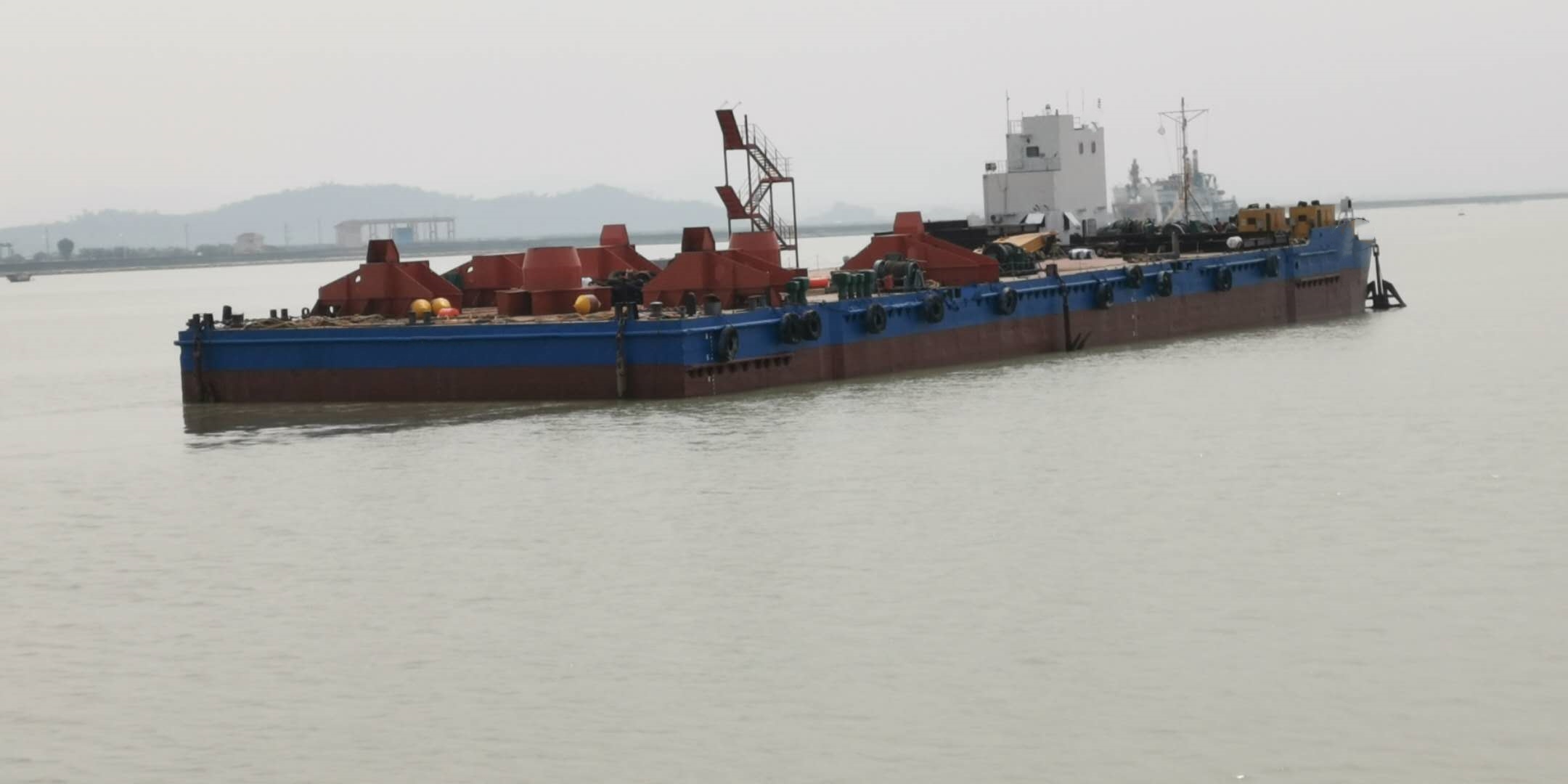 出售330尺无动力驳船