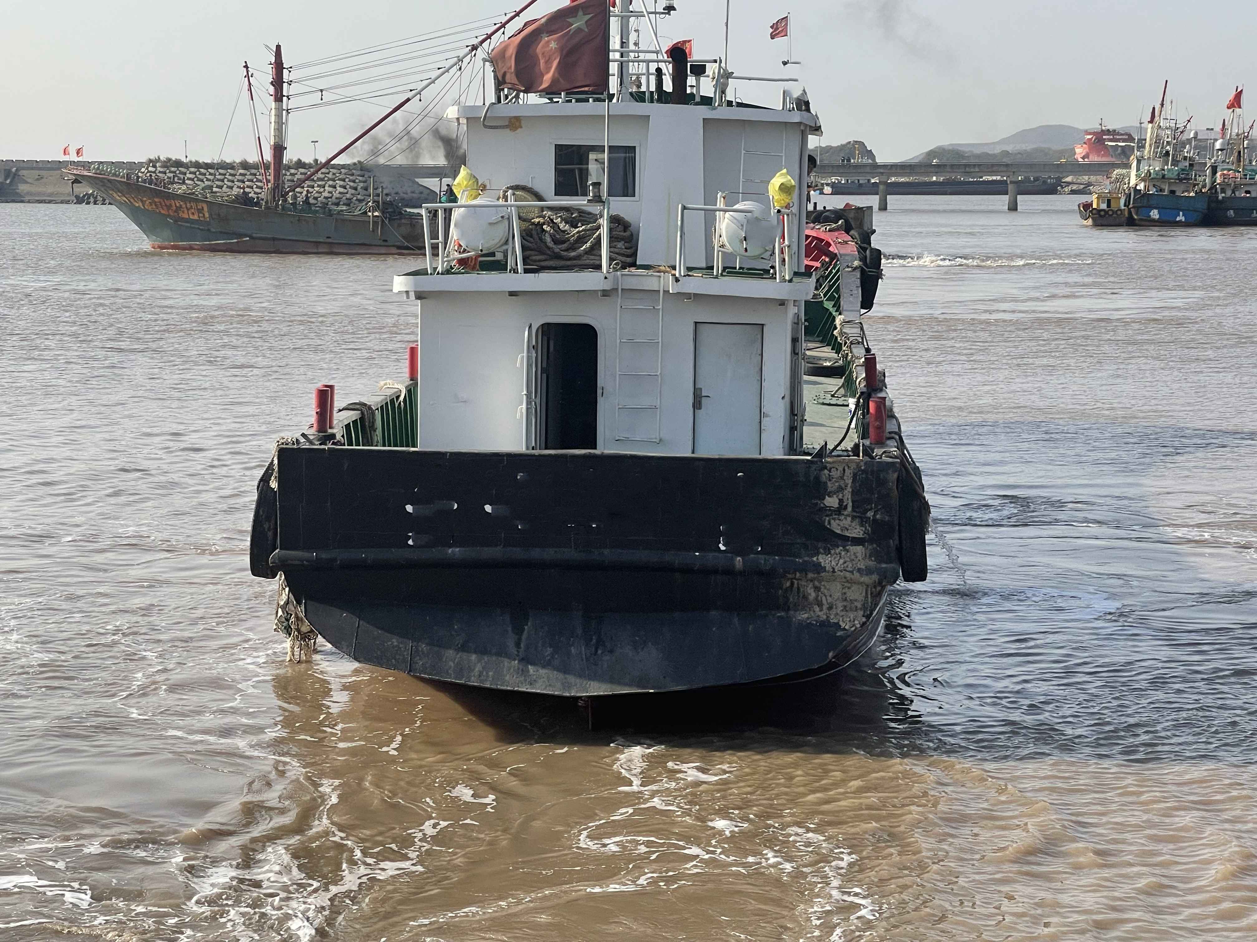 出售158吨溢油回收处置船