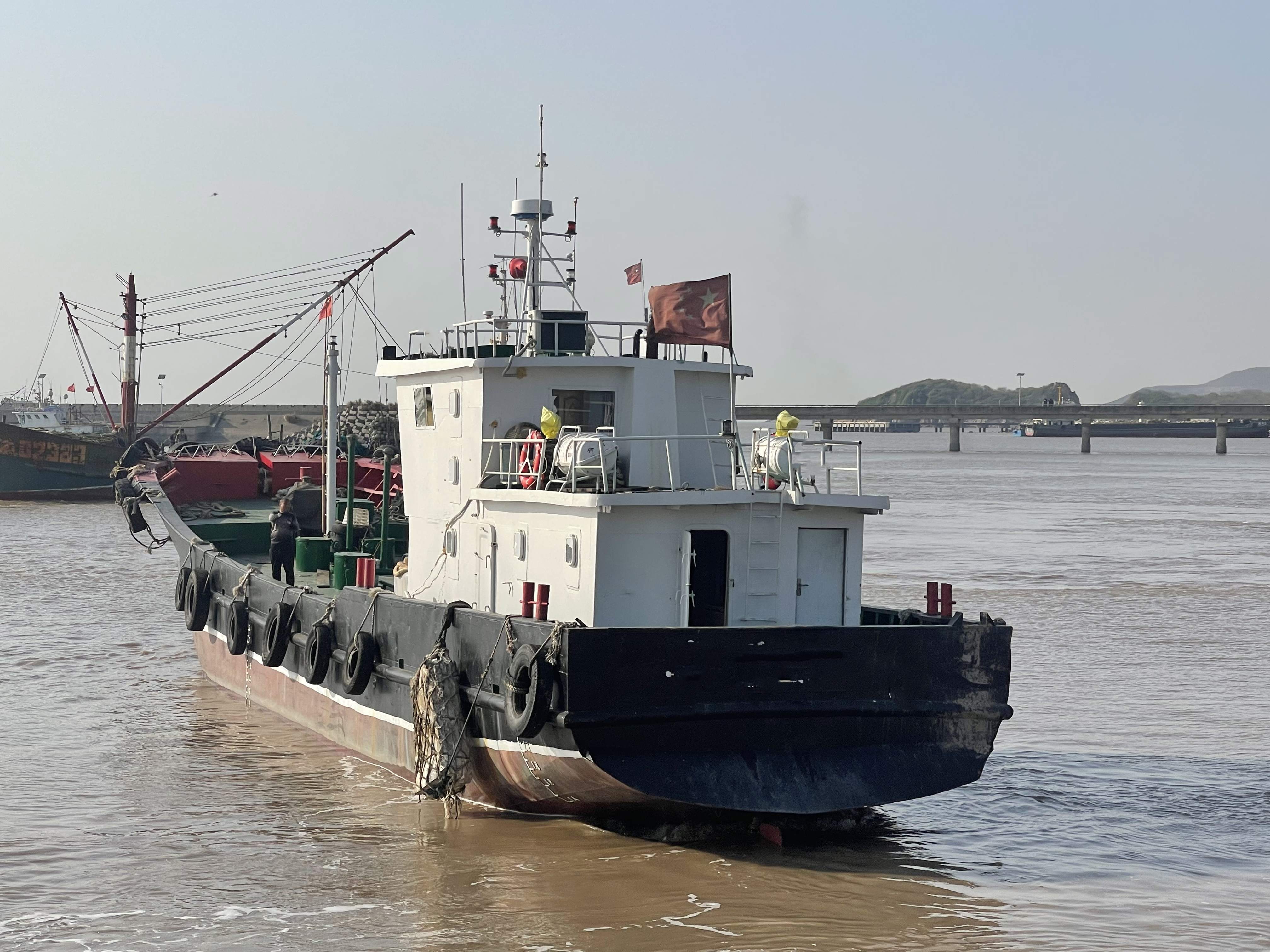 出售158吨溢油回收处置船