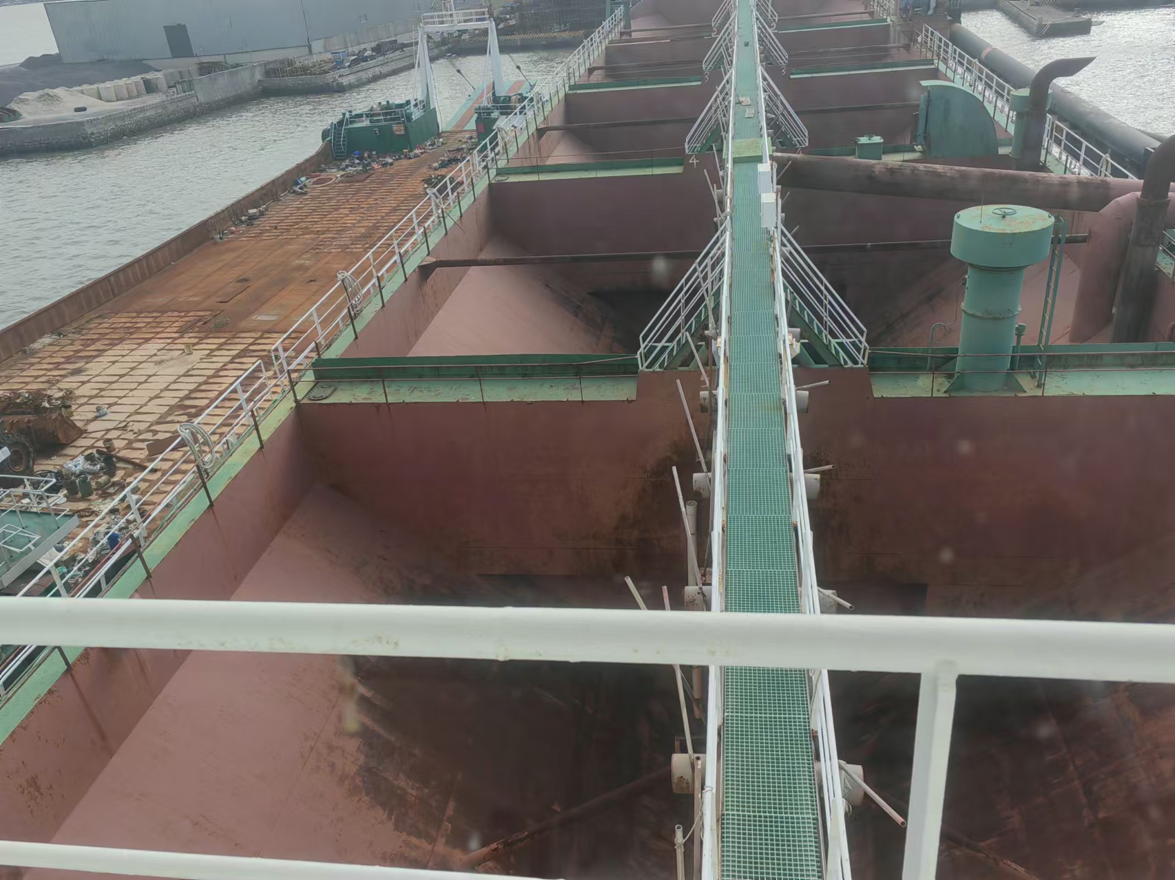 出售10600吨自吸自卸砂船