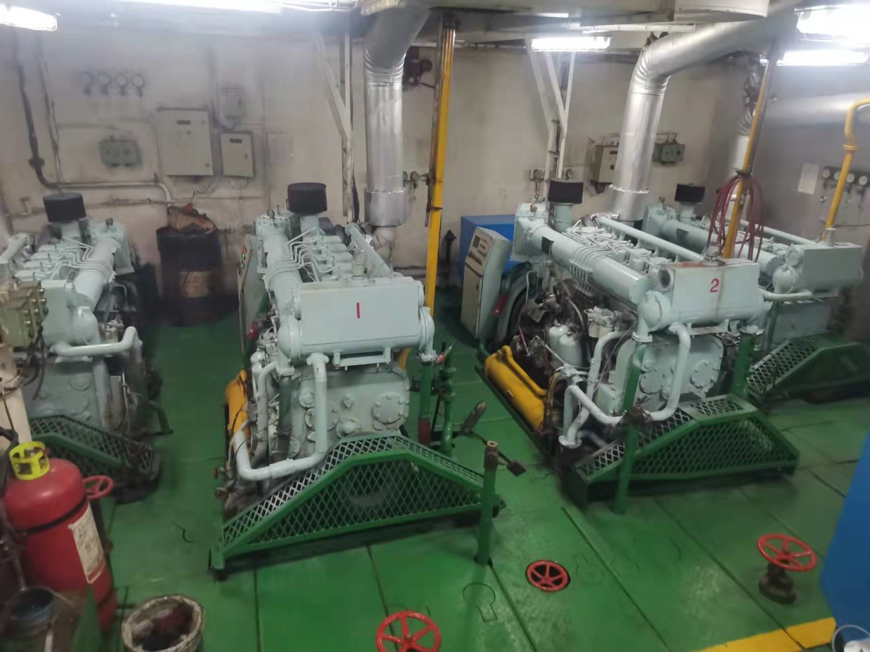 出售9066吨成品油船