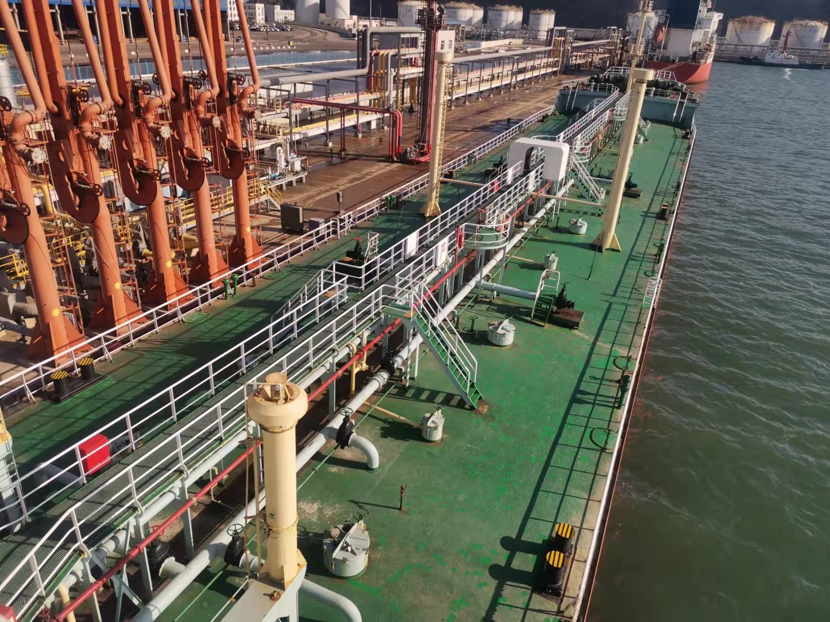 出售9066吨成品油船