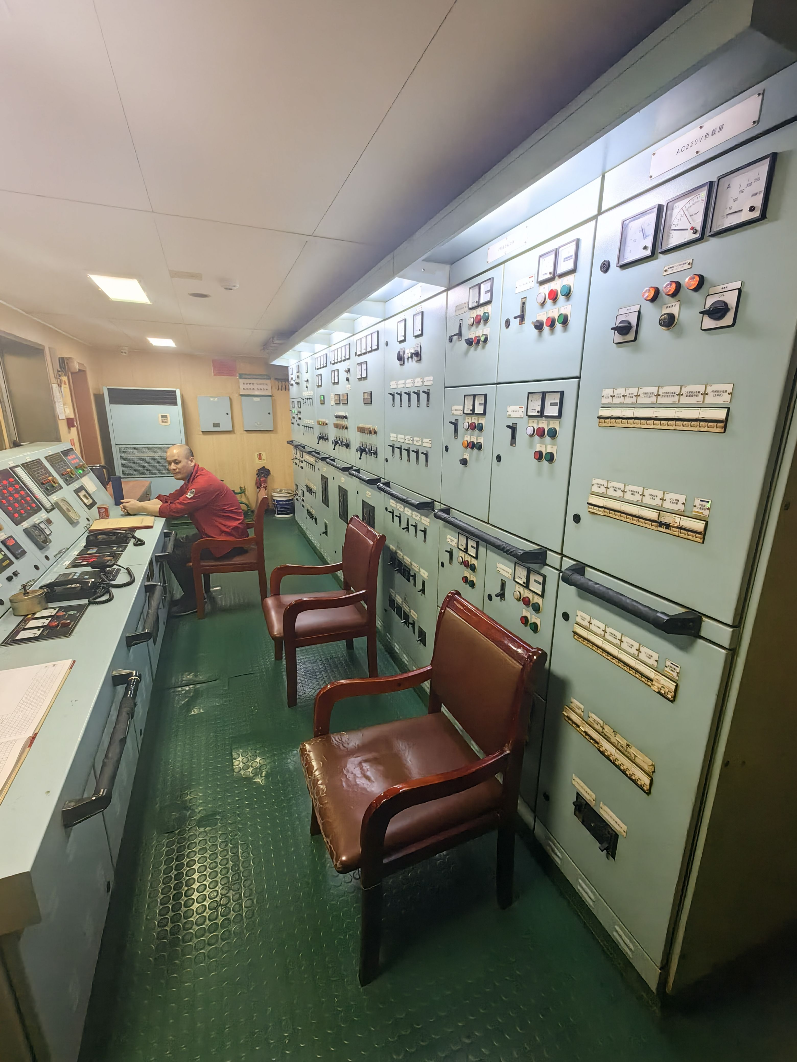 出售13084吨成品油船