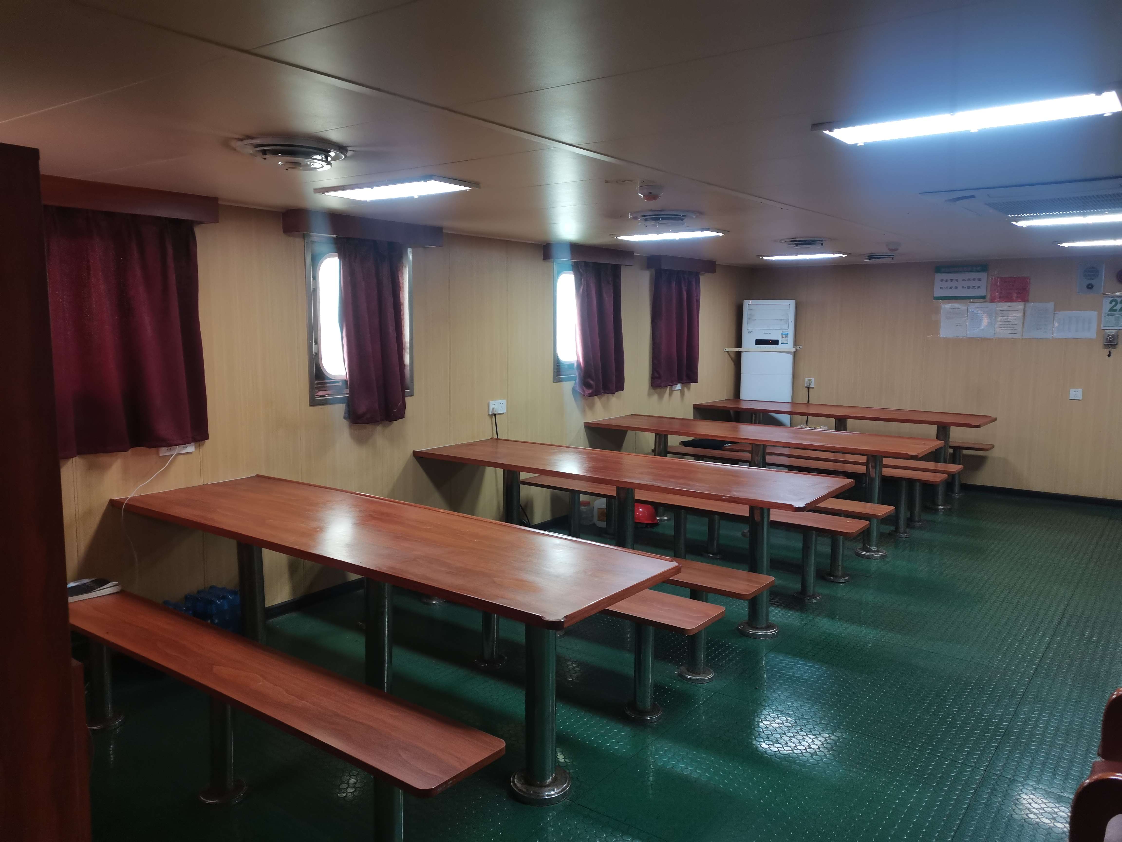 出售10856吨成品油船