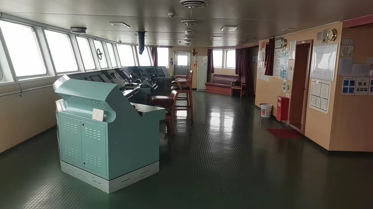 出售10856吨成品油船