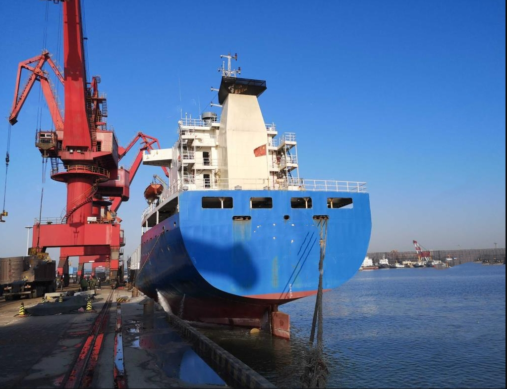 出售648箱集装箱船