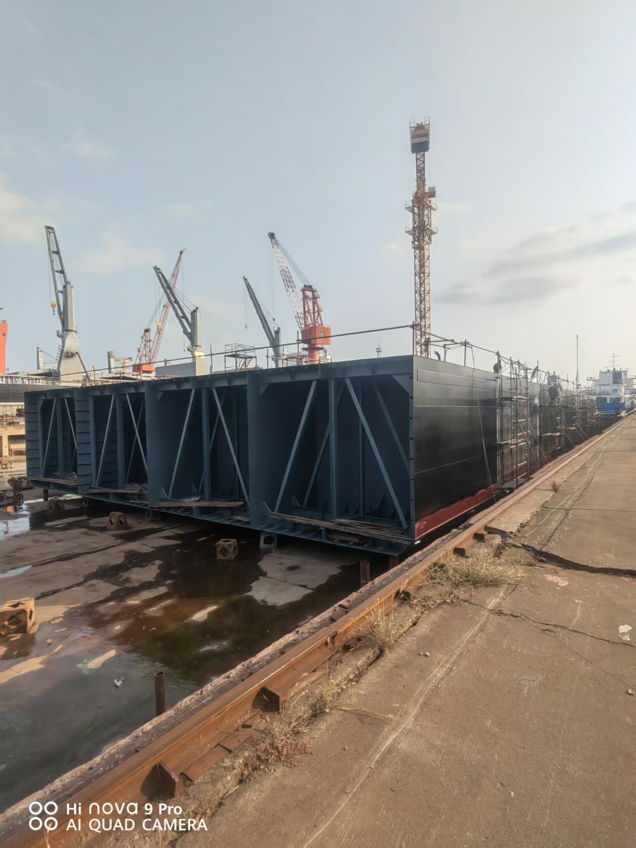 出售310尺无动力驳船