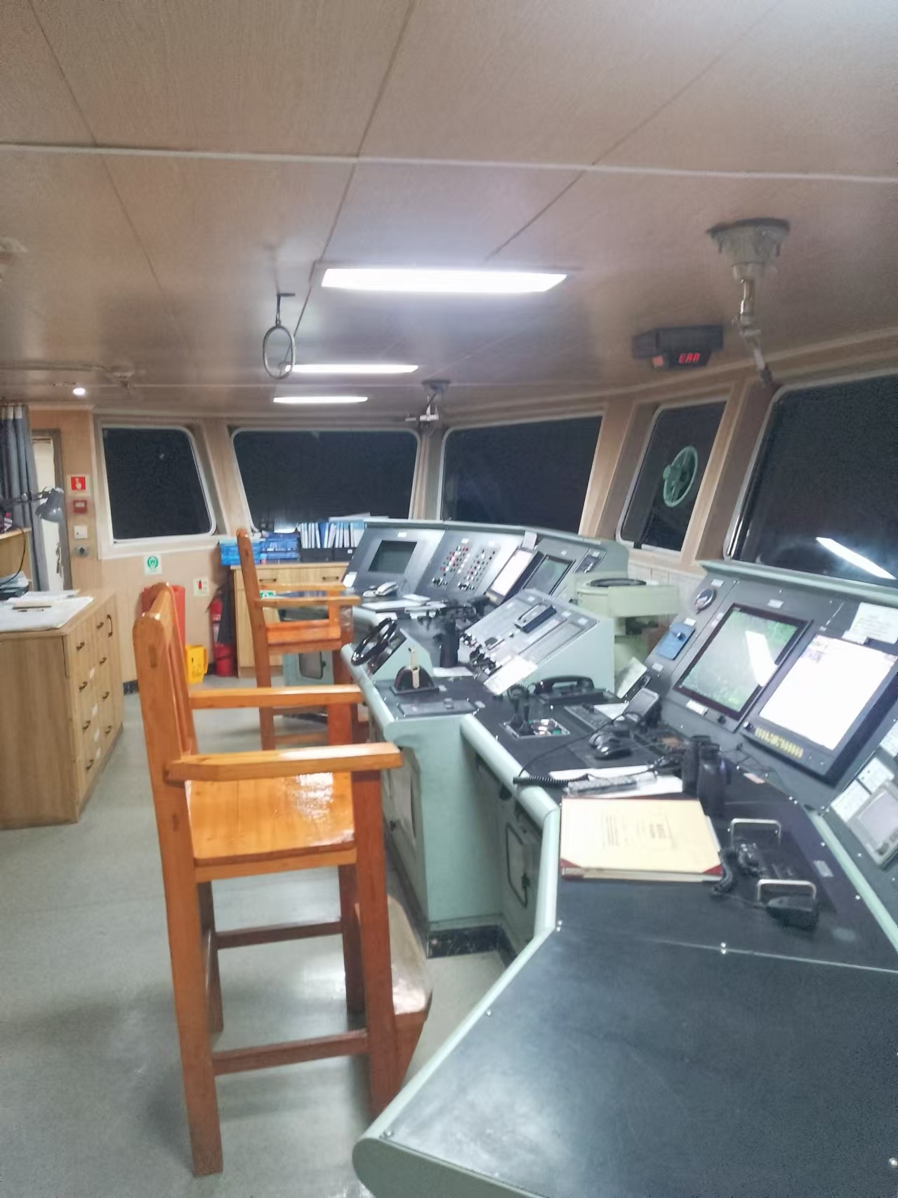 出售9863吨散货船