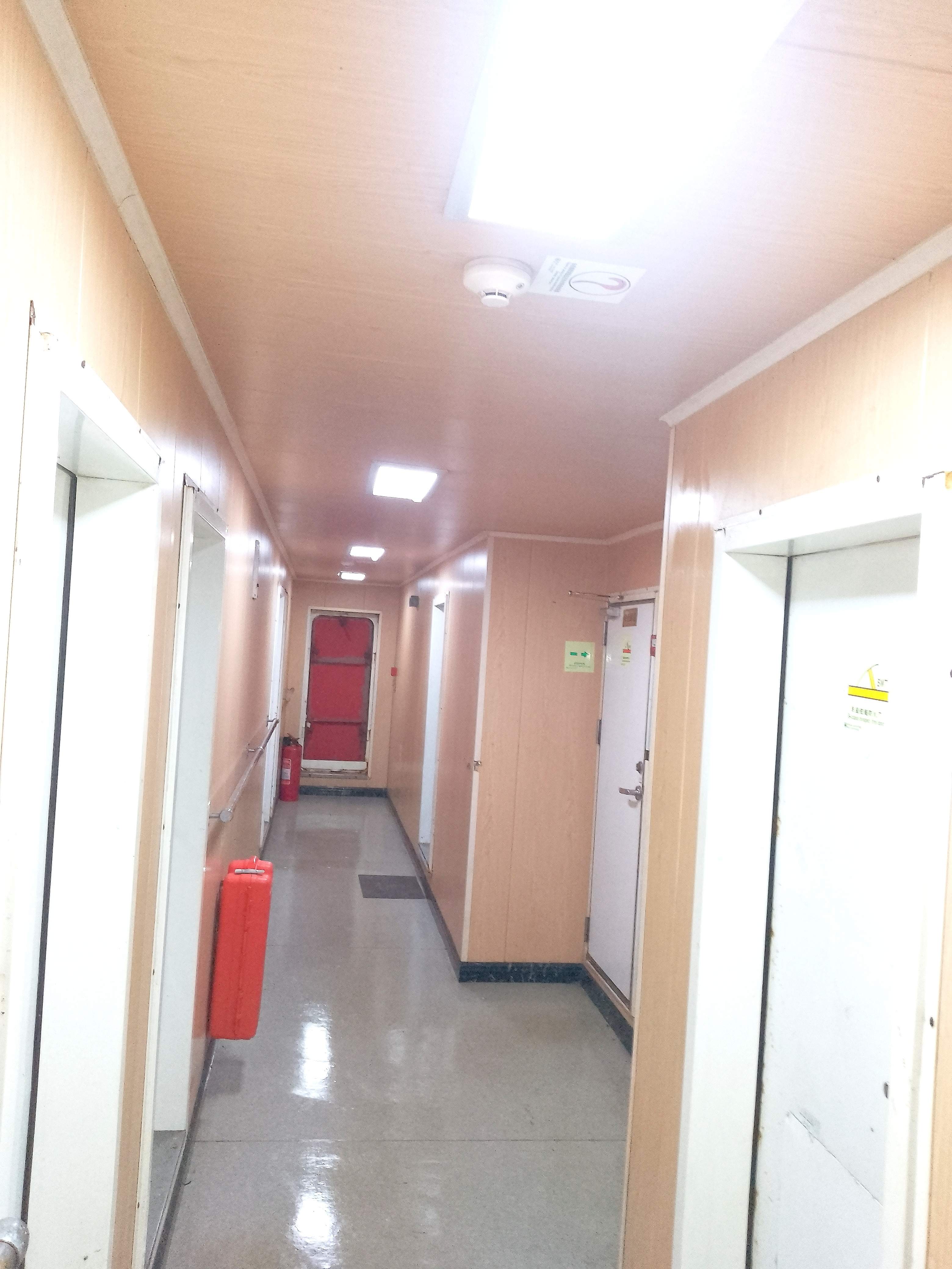 出售9863吨散货船