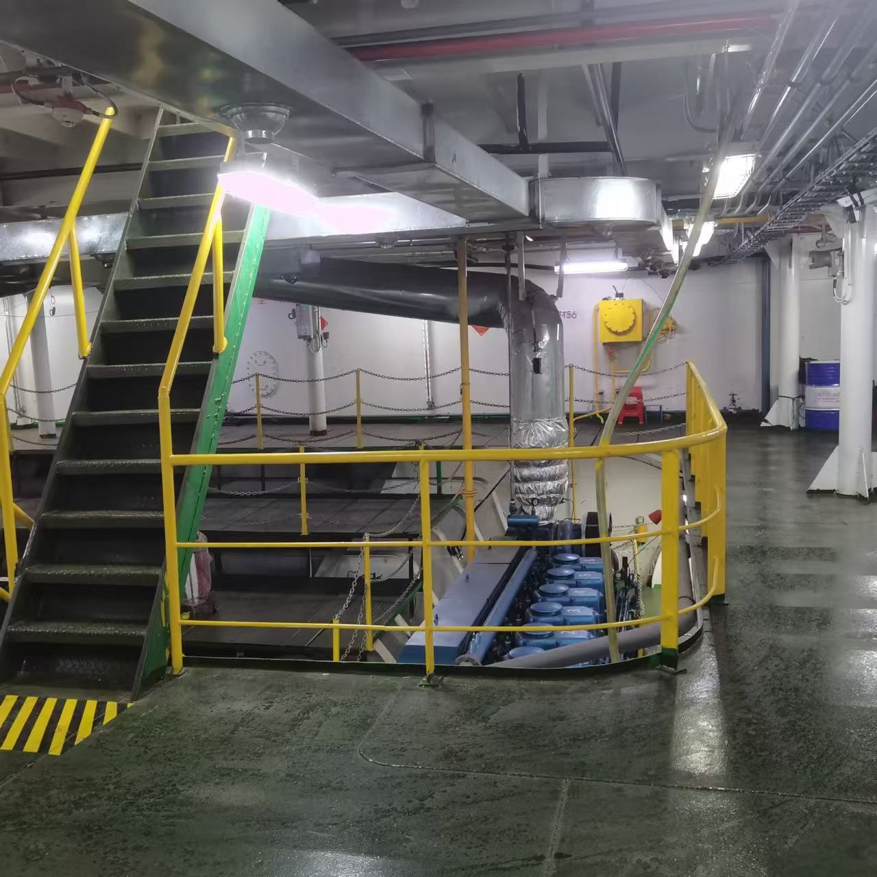 出售8702吨散货船