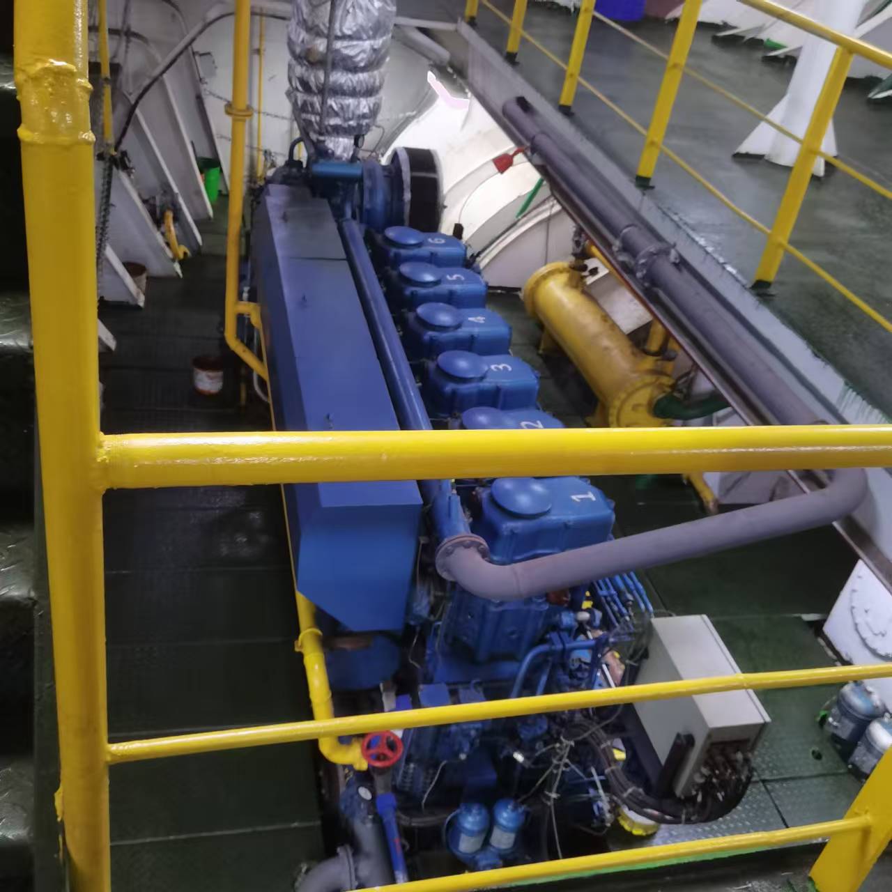 出售8702吨散货船