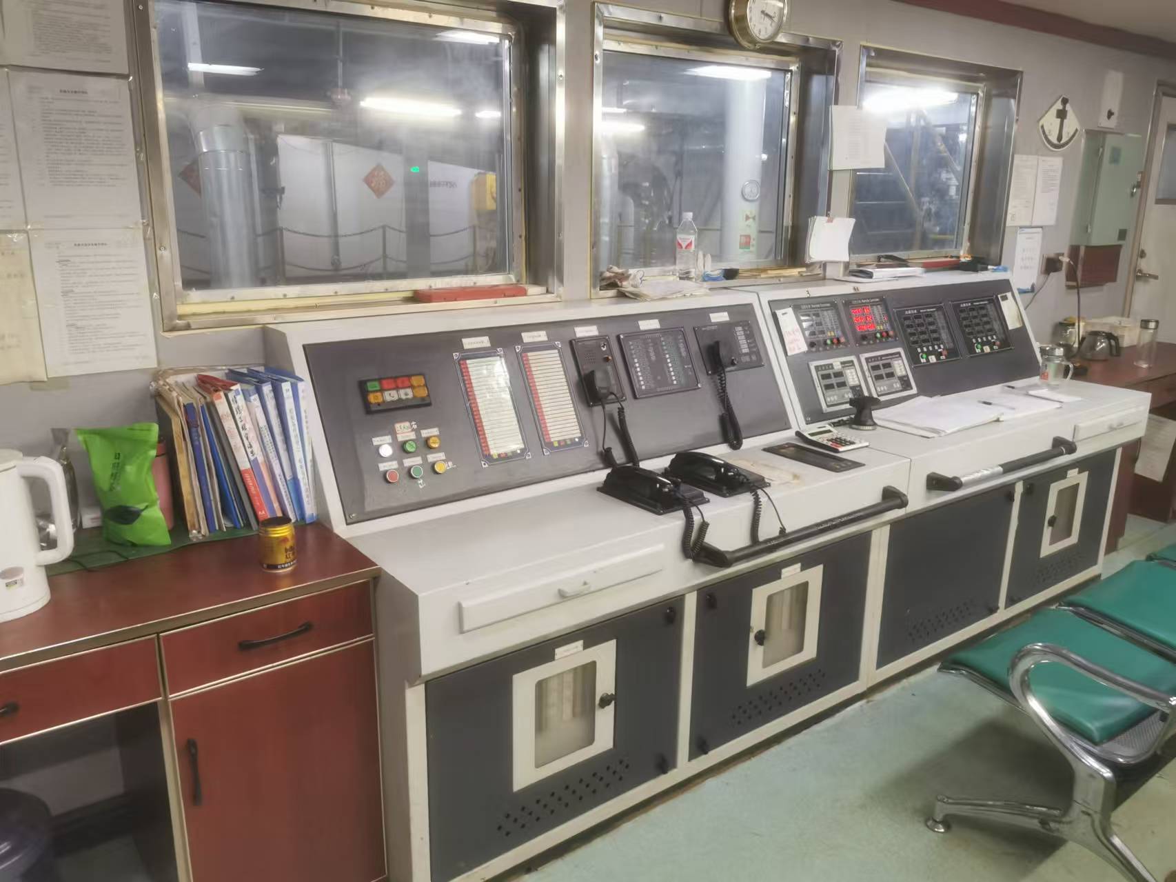 出售8702吨散货船