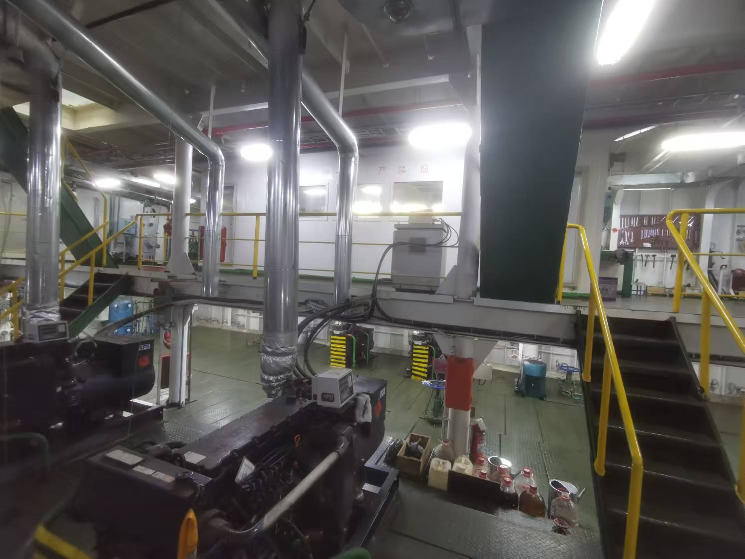 出售8702吨散货船