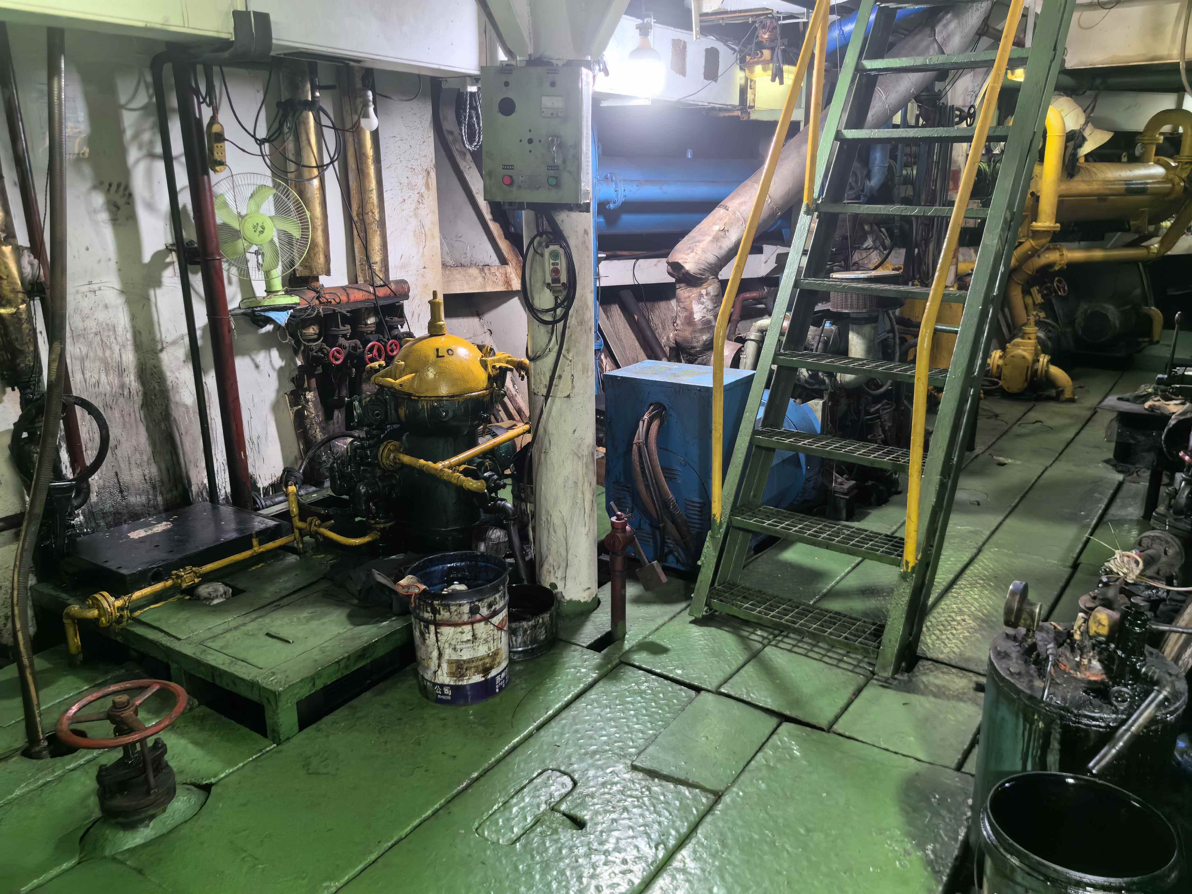 出售5081吨散货船