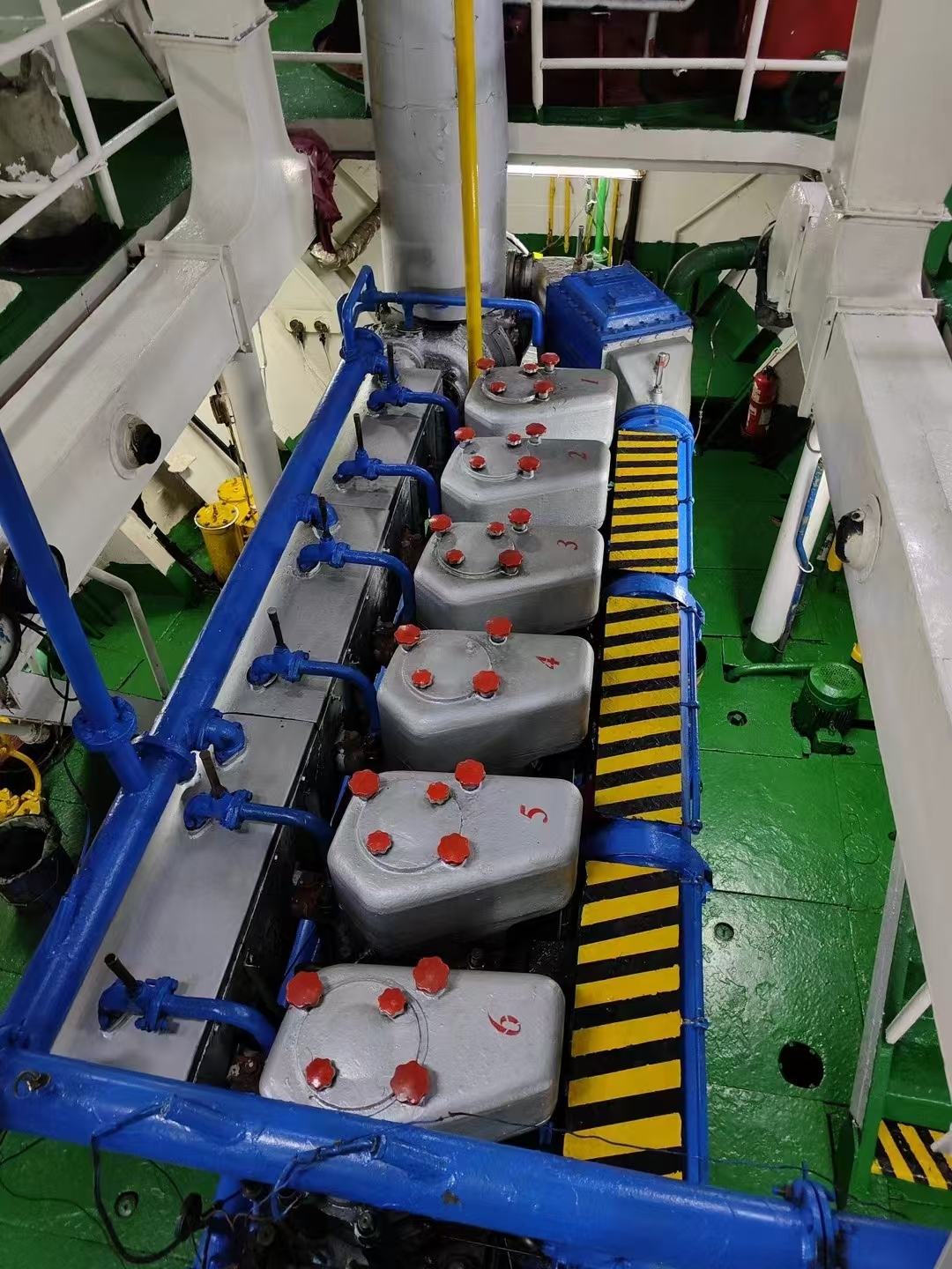 出售3773吨成品油船