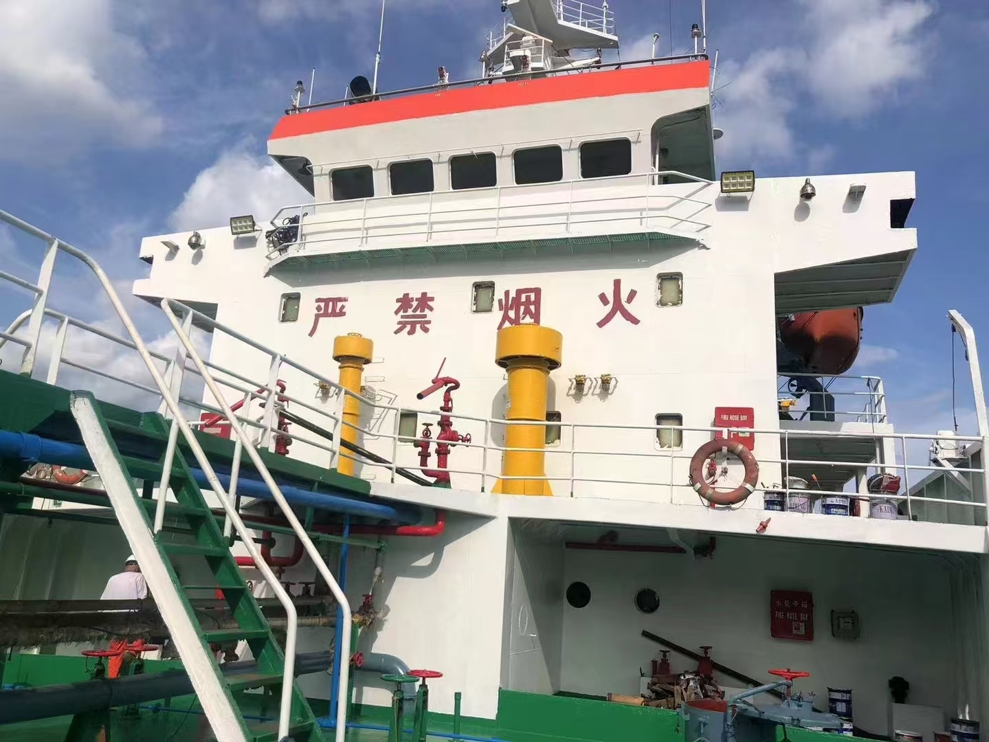 出售3773吨成品油船