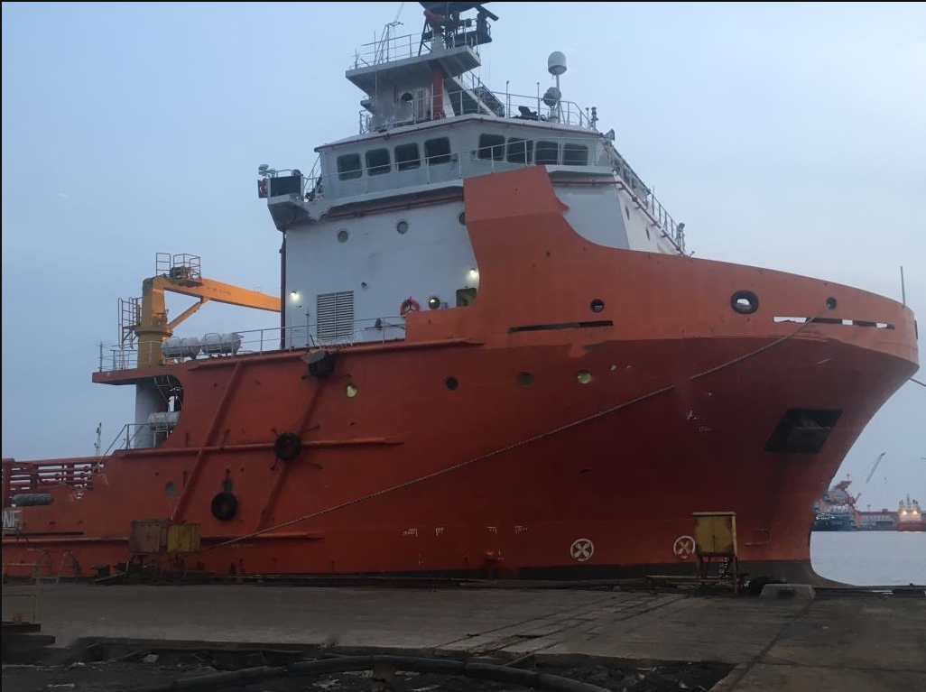 出售12240马力三用拖轮