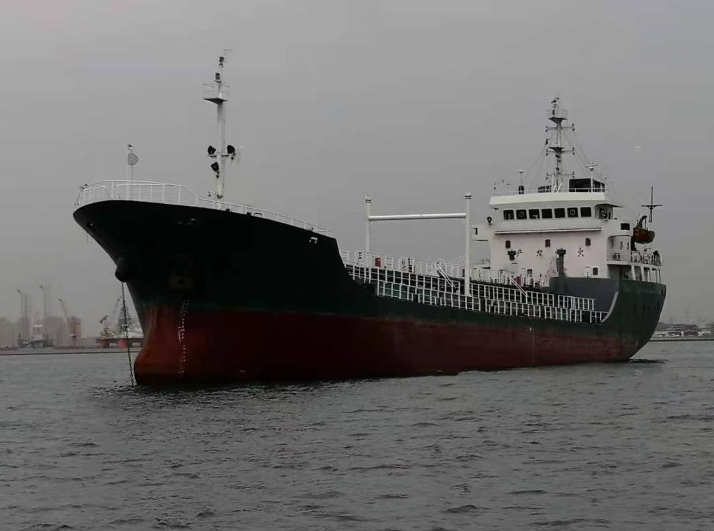 3150 T Product Oil Tanker For Sale