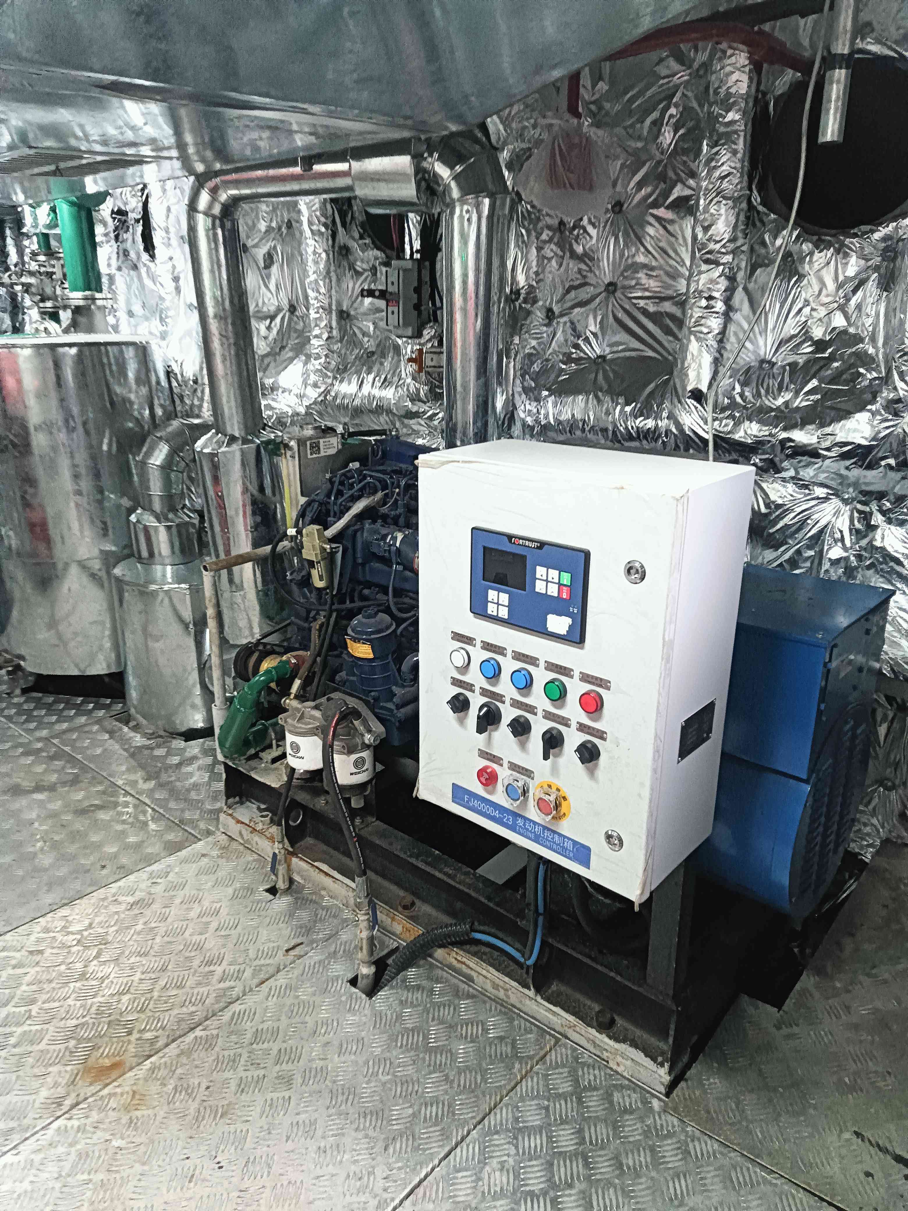 出售12人风电运维船