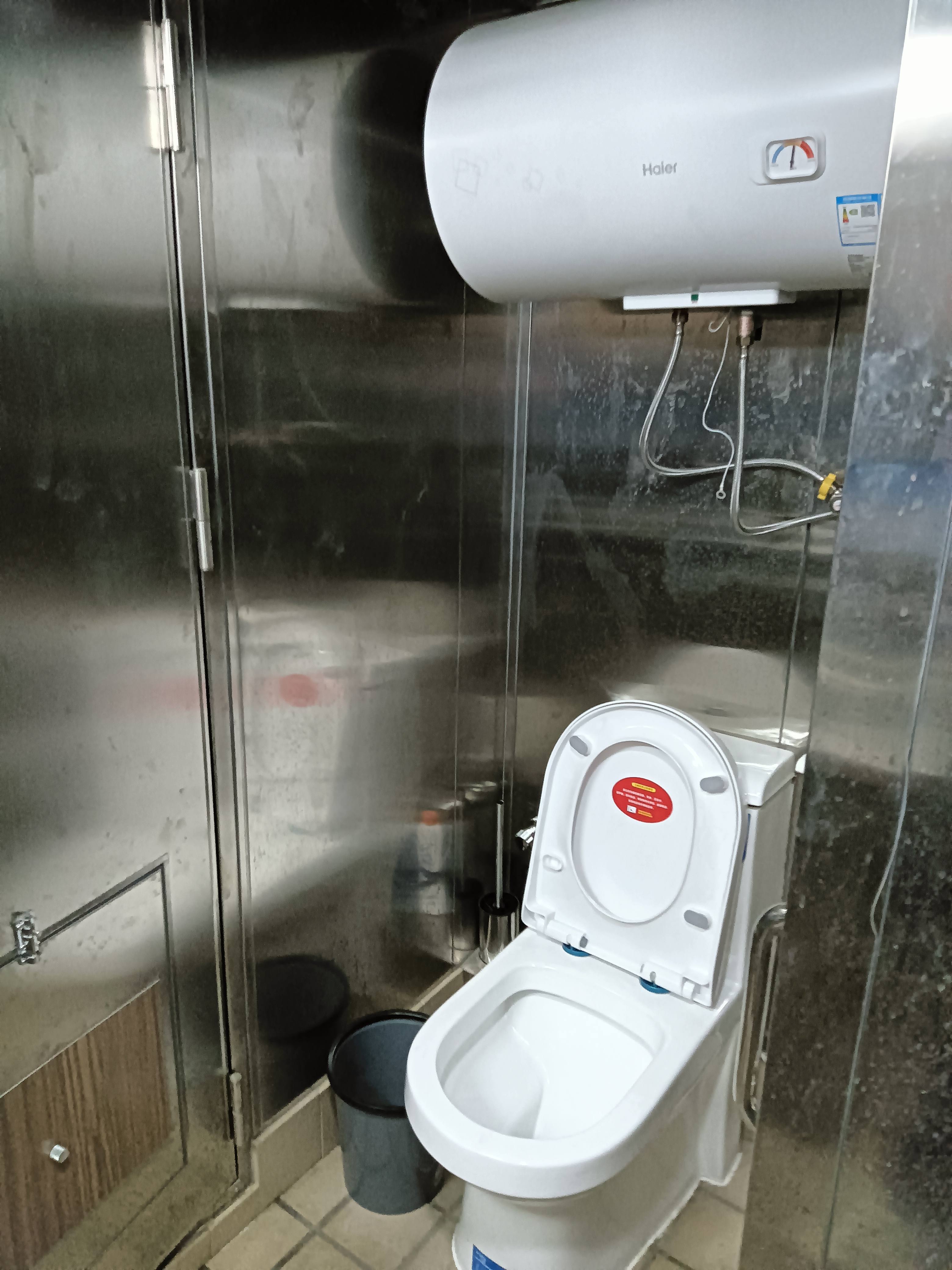 出售12人风电运维船